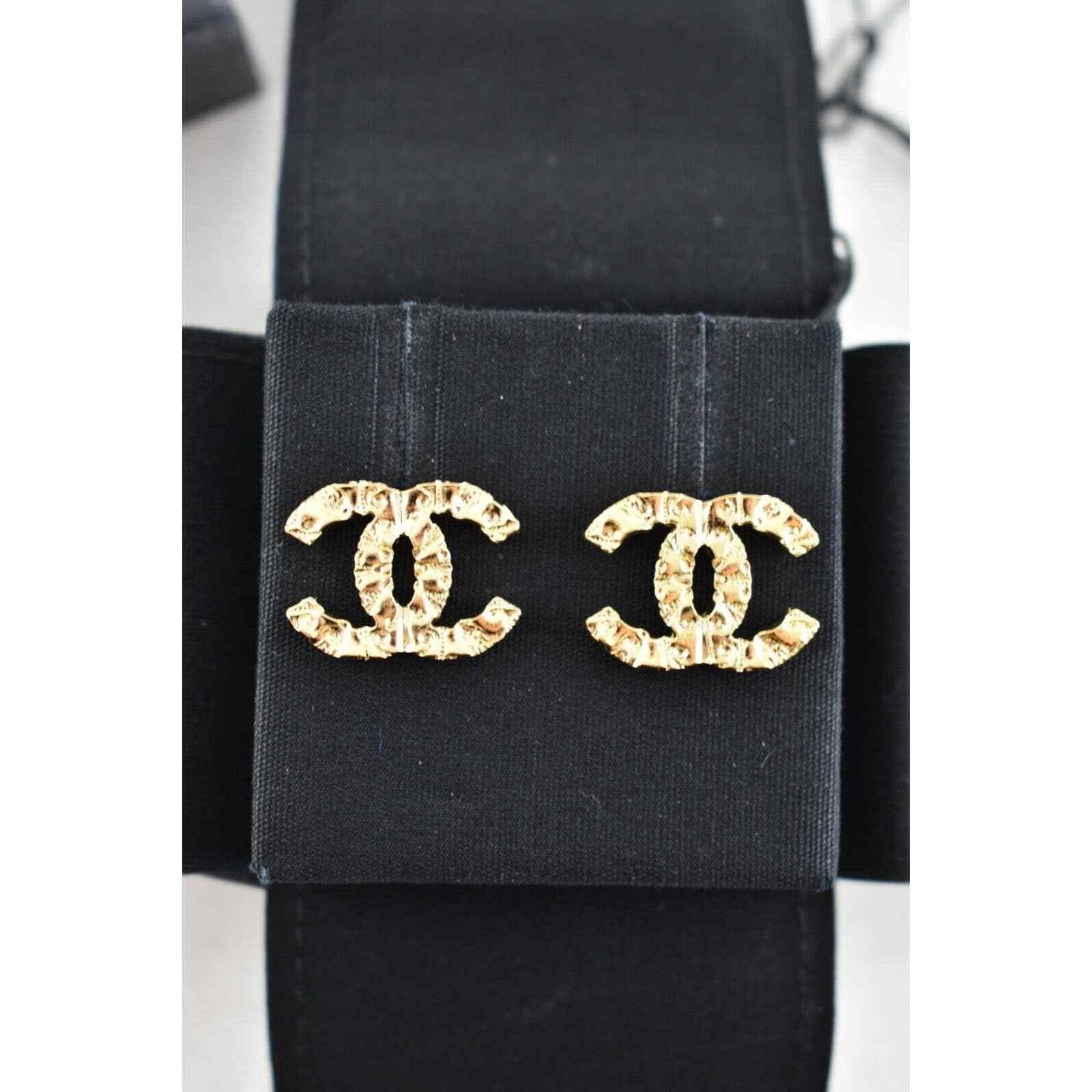 Chanel Chanel Gold Interlocking Hammered Drop Statement Earrings Size ONE SIZE - 7 Thumbnail