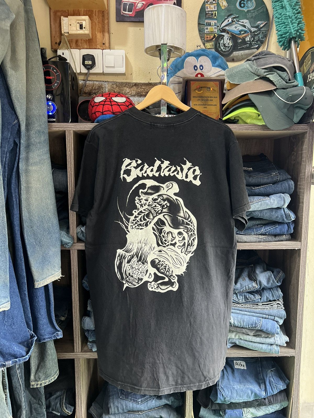 Japanese Brand 🔥Vintage Badtaste Kustom Klothing Tee Size US M / EU 48-50 / 2 - 1 Thumbnail