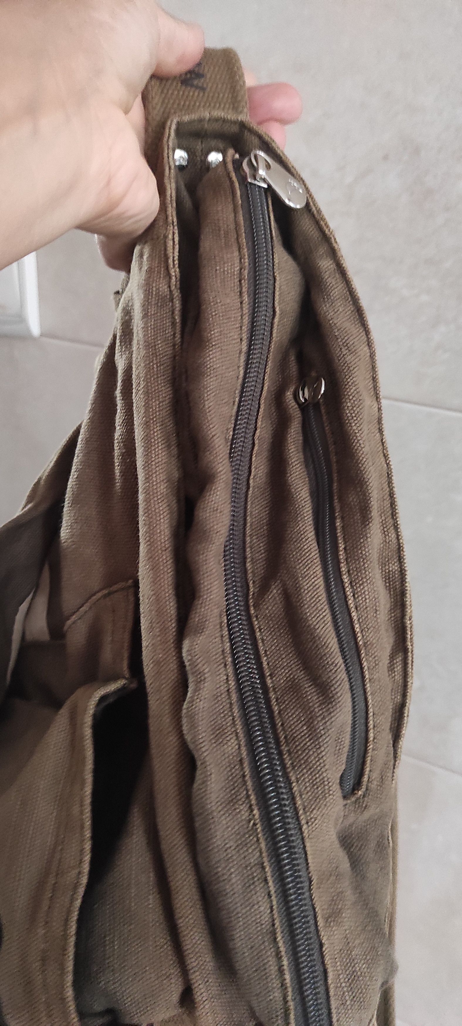 Mandarina Duck × Vintage Mandarina Duck Olivre Green Army Textured Crossbody Bag Size ONE SIZE - 16 Thumbnail