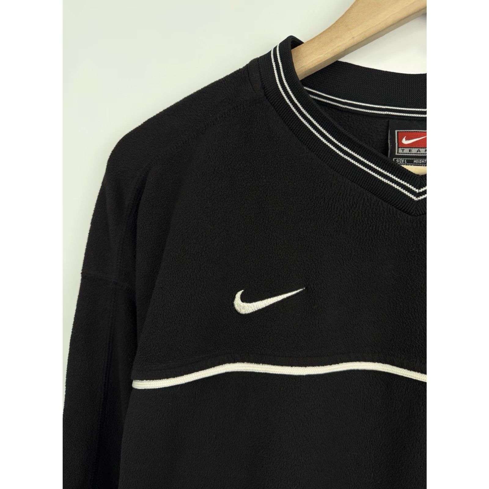 Nike VINTAGE Nike Team Fleece Sweatshirt Black L Mens 90s Retro Rare Defect Sleeve Size US L / EU 52-54 / 3 - 4 Thumbnail
