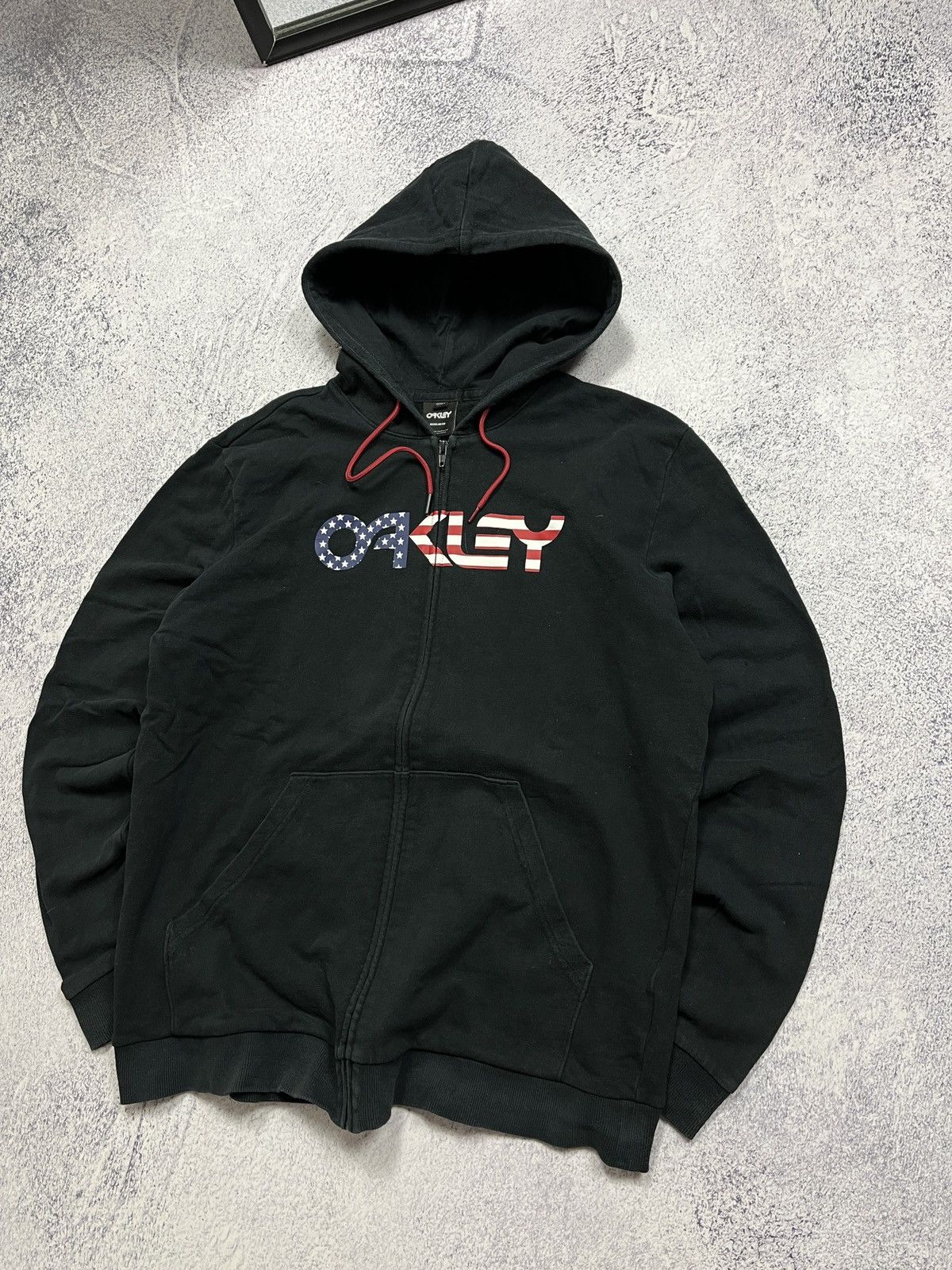 Oakley Vintage Oakley Big Logo USA Flag Zip-Up Hoodie Hype Y2k Size US L / EU 52-54 / 3 - 5 Thumbnail