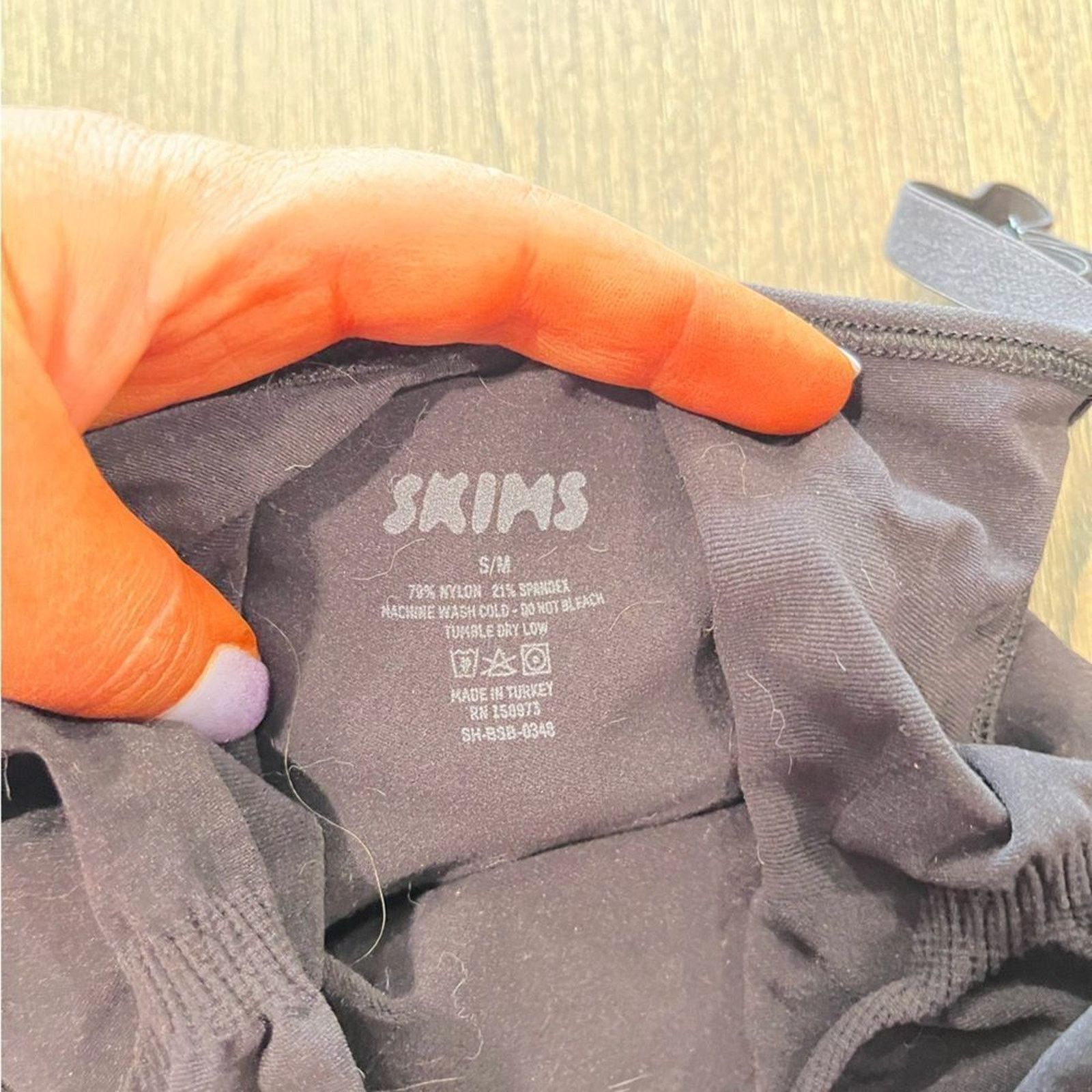 SKIMS NWOT Skims Sculpting Bodysuit - Size S/M Size ONE SIZE - 2 Thumbnail