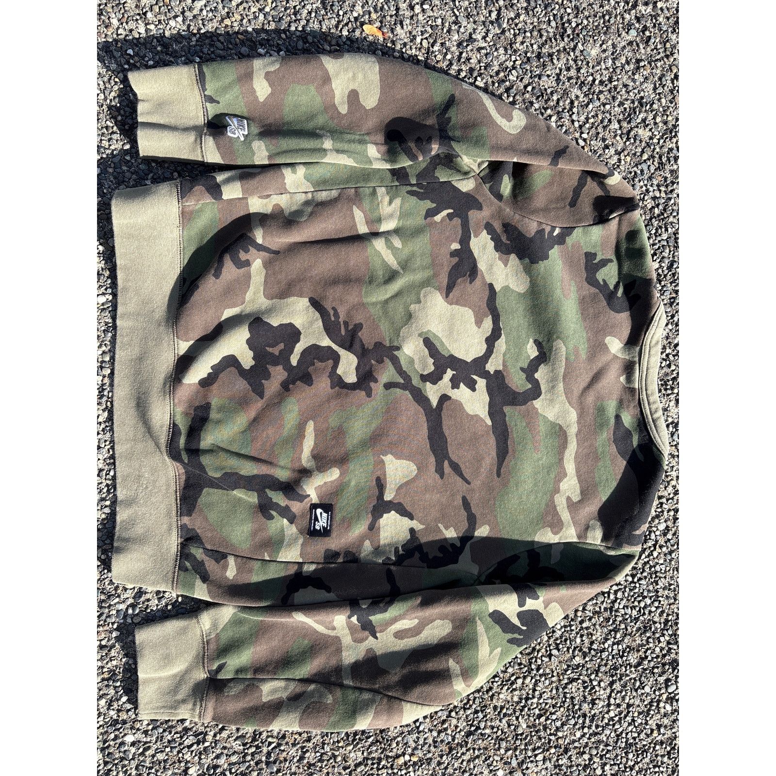 Nike Nike SB, army, camo crewneck sweatshirt, medium skateboard Size US M / EU 48-50 / 2 - 4 Thumbnail