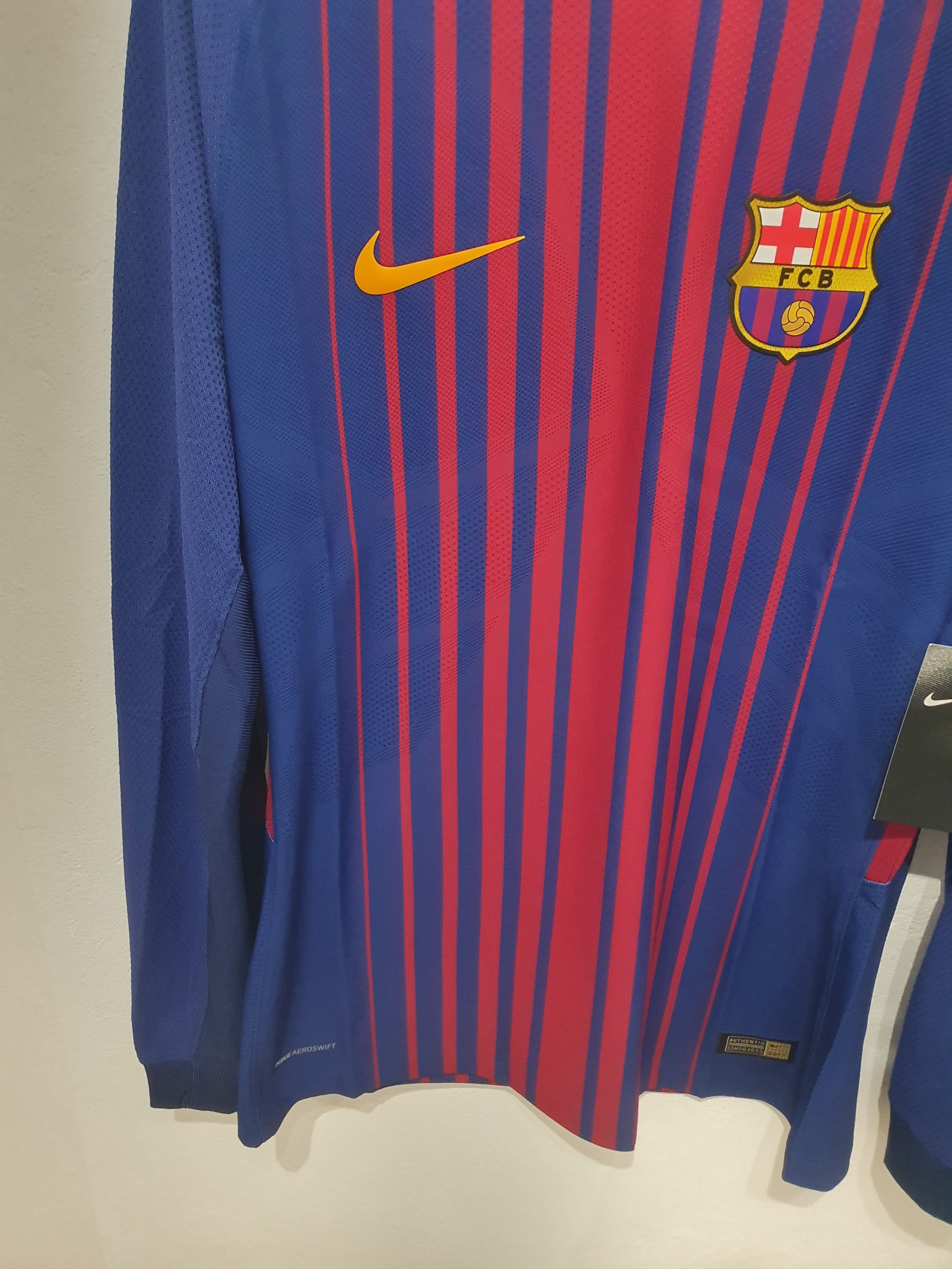 NIKE FC BARCELONA 2017 2018 SIZE M NEW LONGSLEEVE jersey