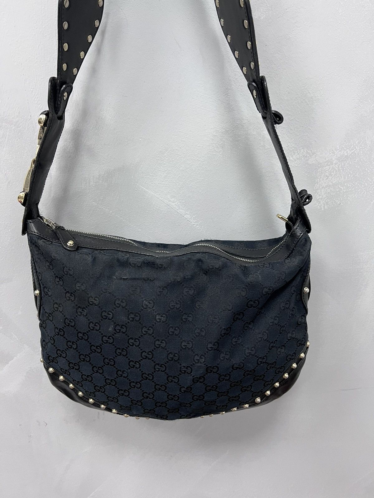 Gucci VINTAGE GUCCI GG SUPREME BLACK CANVAS STUDDED HOBO BAG Size ONE SIZE - 9 Thumbnail
