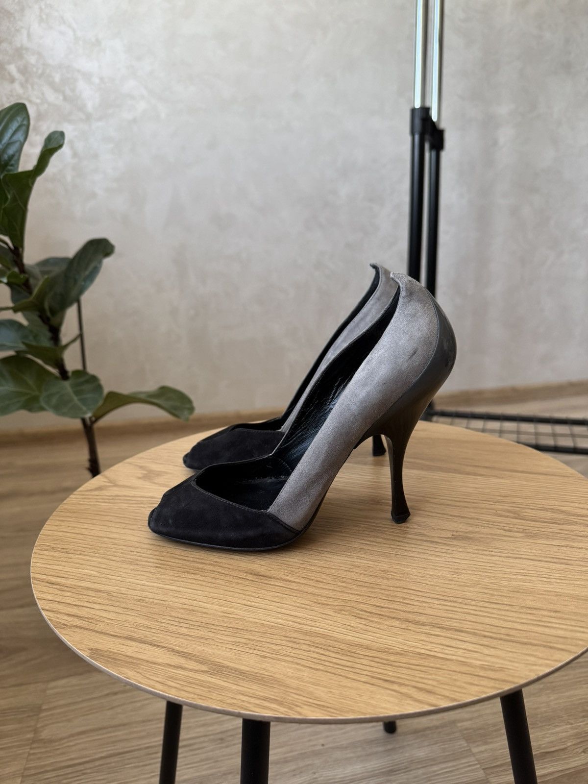 Miu Miu Miu Miu Suede Heels Size US 6 / IT 36 - 2 Thumbnail