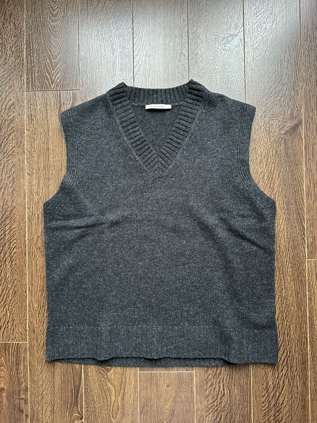 A Day's March Wool Sweater Vest Size US L / EU 52-54 / 3 - 1 Thumbnail