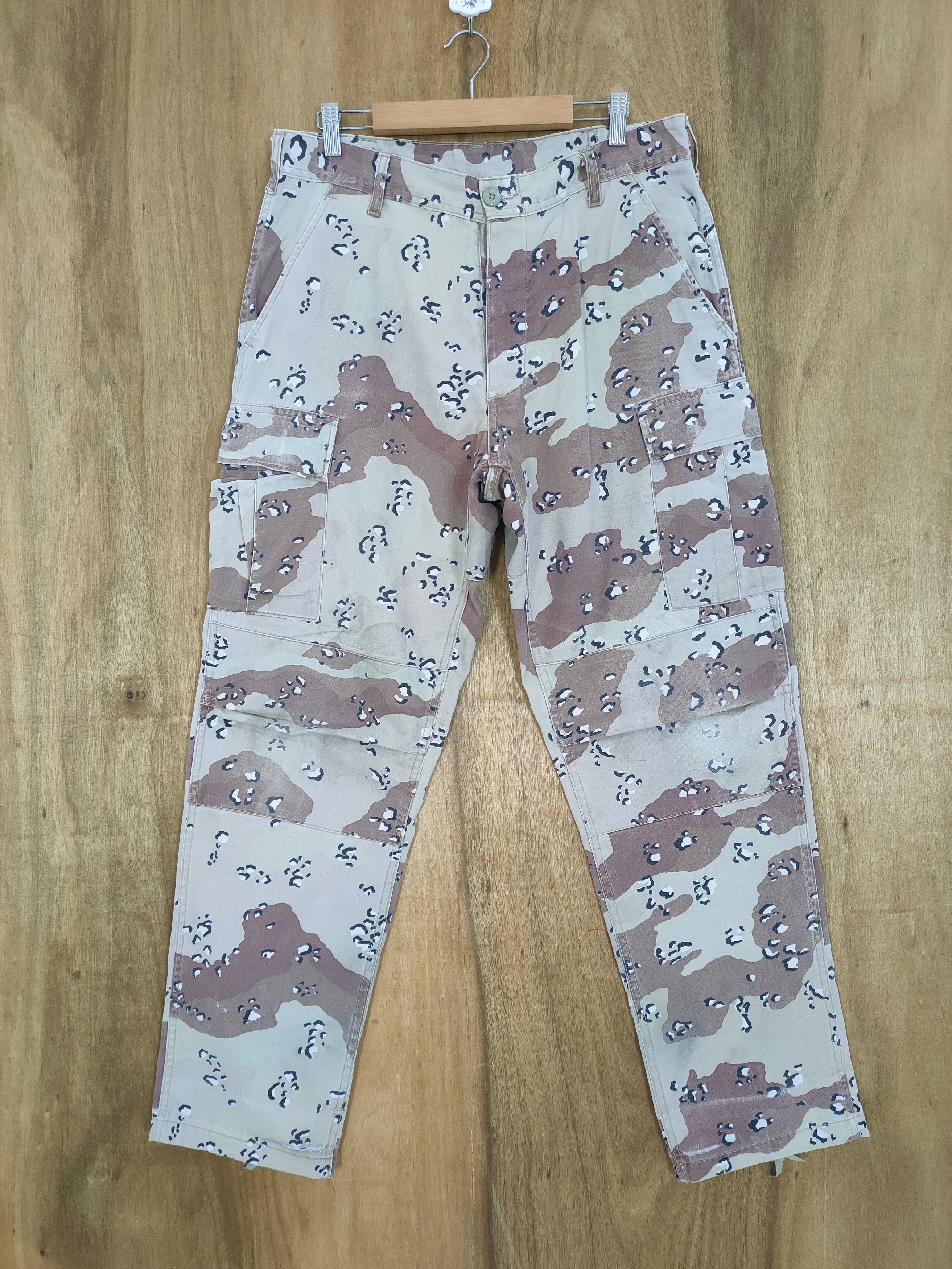 Vintage VINTAGE MILITARY CAMO FADED CARGO PANTS Size US 34 / EU 50 - 1 Thumbnail