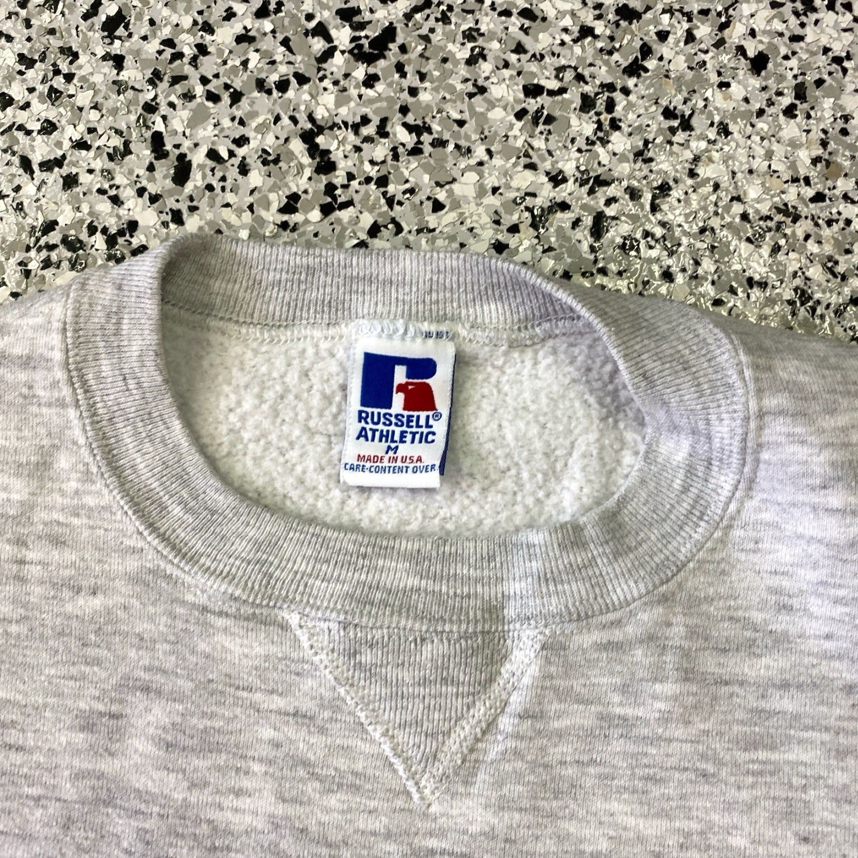 Russell Athletic VINTAGE Russell Athletic Sweatshirt Mens Medium Gray Crewneck Sweatshirt Y2K Adult Size US M / EU 48-50 / 2 - 2 Thumbnail