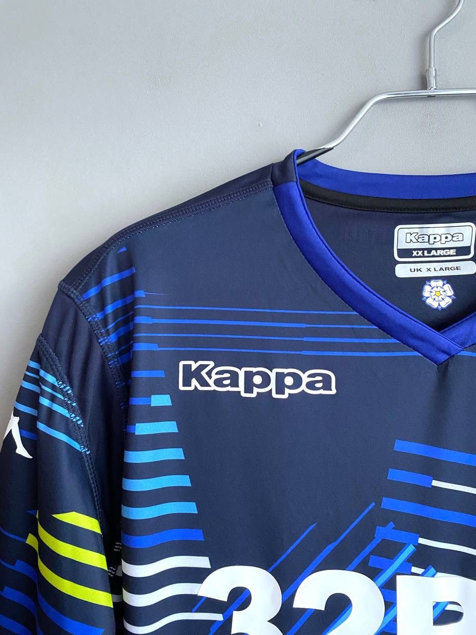 Kappa Leeds United 2018/19 Away Football Soccer Jersey, Size XL Size US XL / EU 56 / 4 - 7 Thumbnail