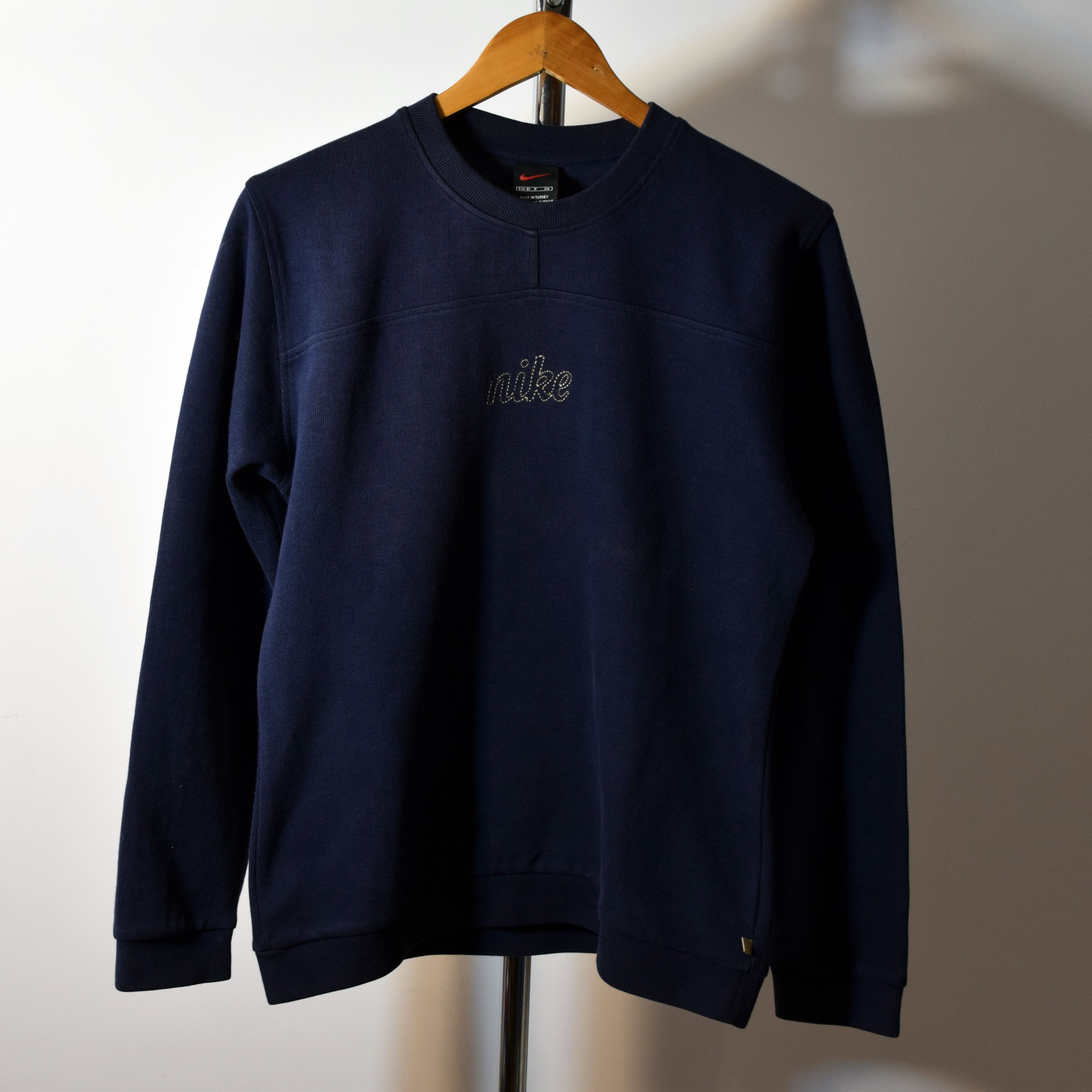 Nike × Vintage Y2K Nike Essential Script Spellout Vintage Wmns Crewneck S Size S / US 4 / IT 40 - 3 Thumbnail