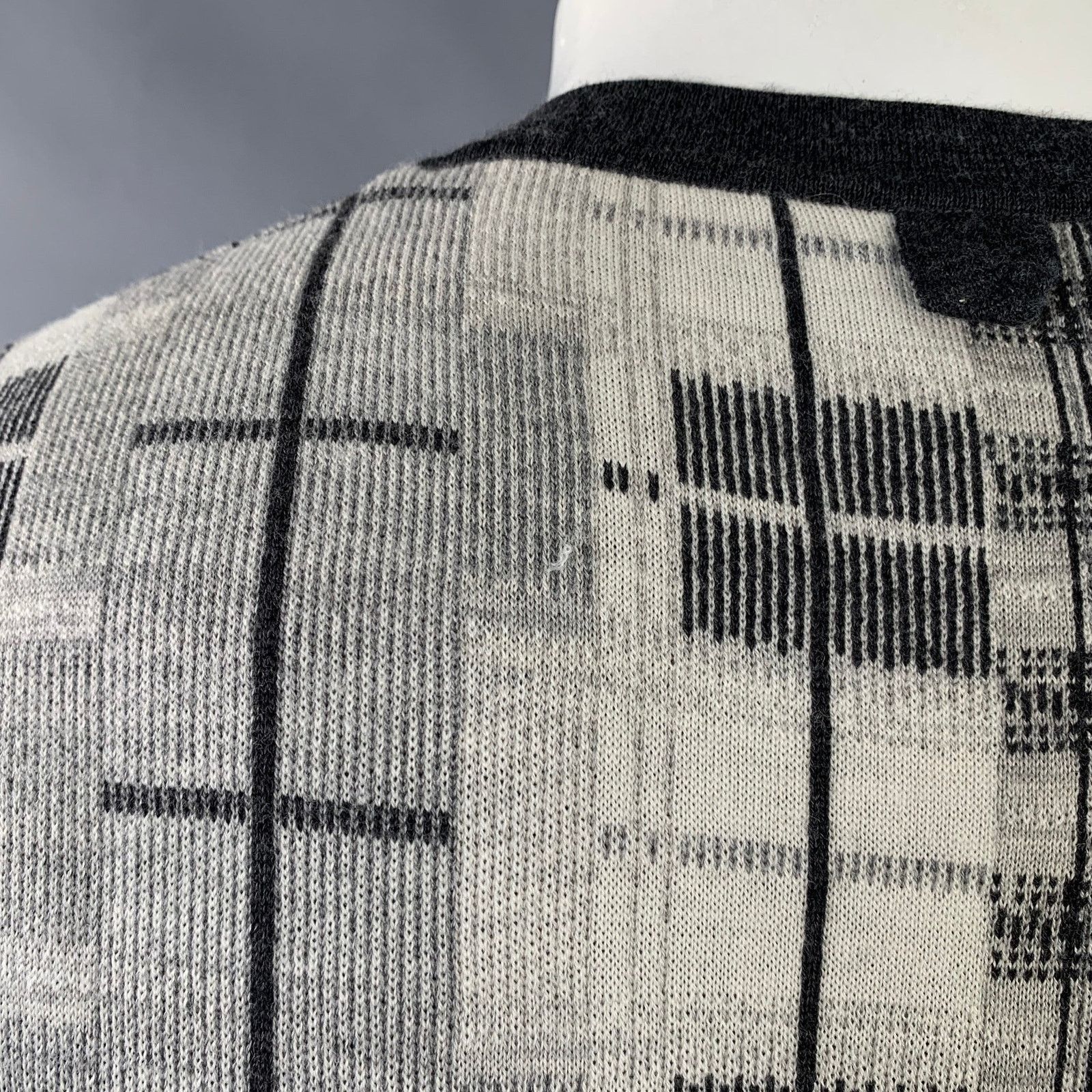 Brooks Brothers Black Fleece BLACK FLEECE Size L Grey White Plaid Wool V-Neck Vest Size US L / EU 52-54 / 3 - 5 Thumbnail