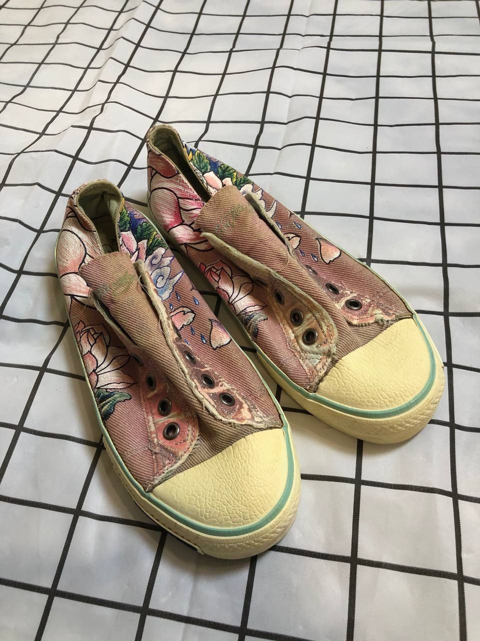 Ed Hardy Ed Hardy Low Top Slip Ons Tiger Sneakers Women's Size US 7 Size US 7 / IT 37 - 2 Thumbnail