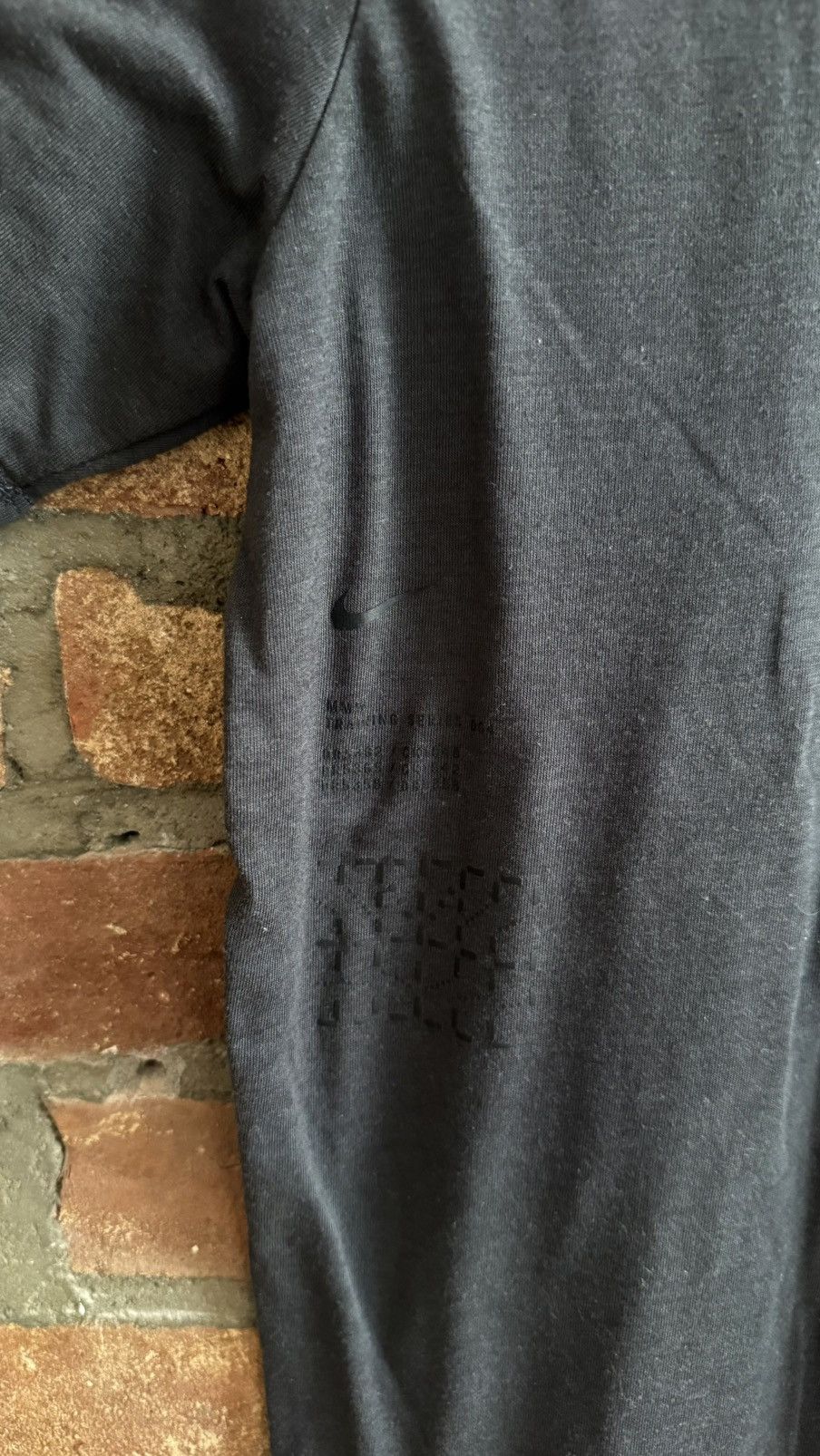 1017 ALYX 9SM × Alyx × Nike Yoga Shirt Size US XL / EU 56 / 4 - 3 Thumbnail