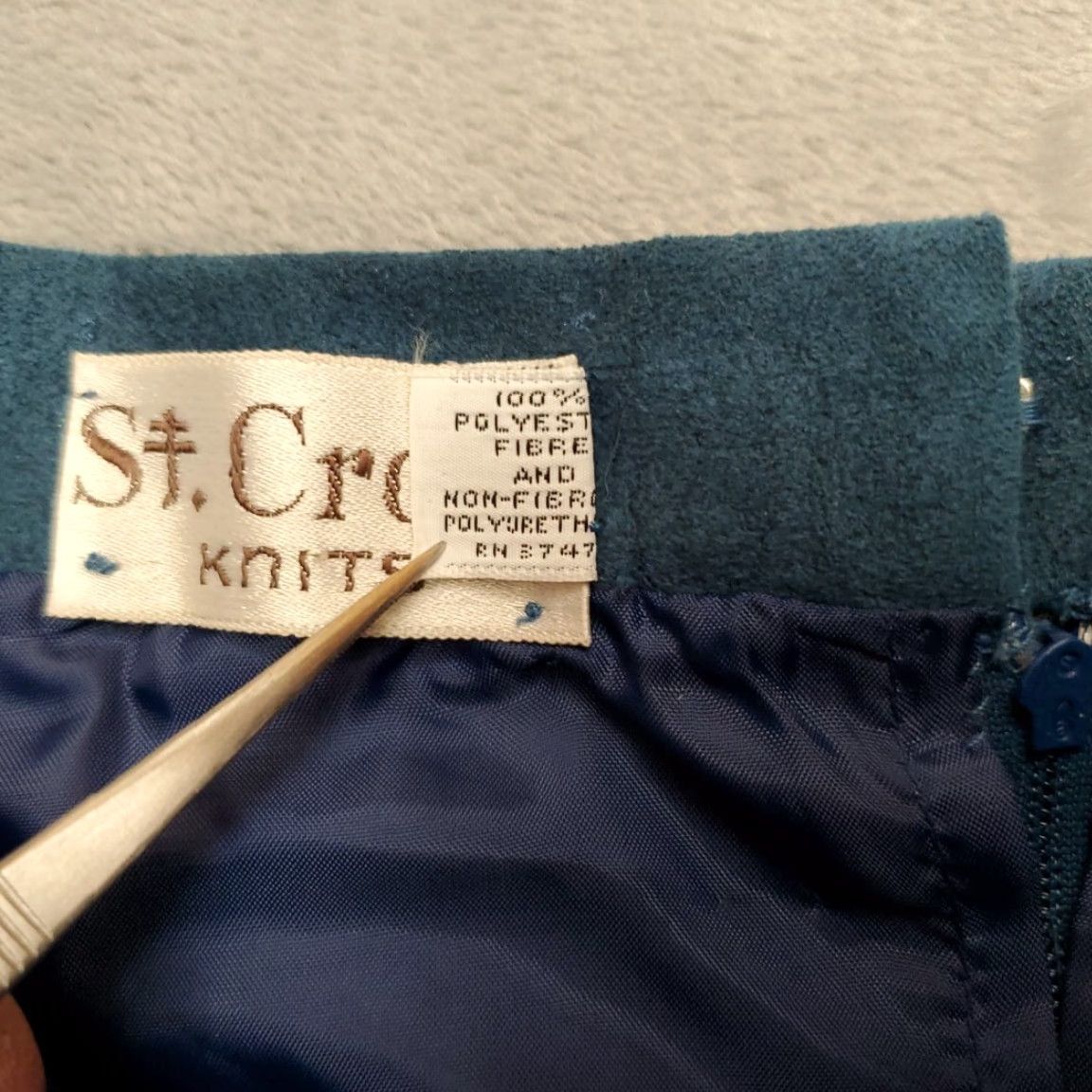 Altea VTG St Croix Knits Skirt Womens 8 Teal Faux Suede Retro Midi Minimalist Mod Zip Skirt Womens 8 Teal Zip Vintage Retro Mod Size 30" / US 8 / IT 44 - 5 Thumbnail
