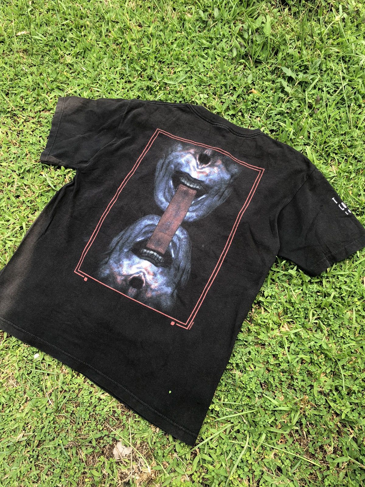 Band Tees Vintage Y2K Sunfaded Tool Los Angeles Tour Tshirt Size US L / EU 52-54 / 3 - 2 Thumbnail