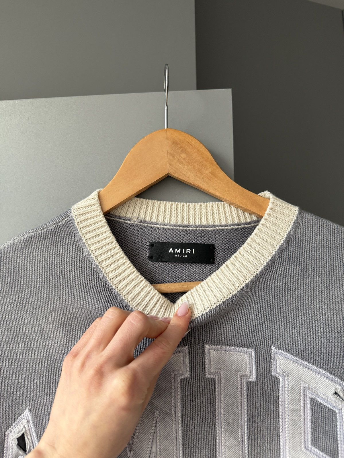 Amiri Amiri Vintage Cashmere Cropped Logo Embroidered Jumper Size M / US 6-8 / IT 42-44 - 3 Thumbnail