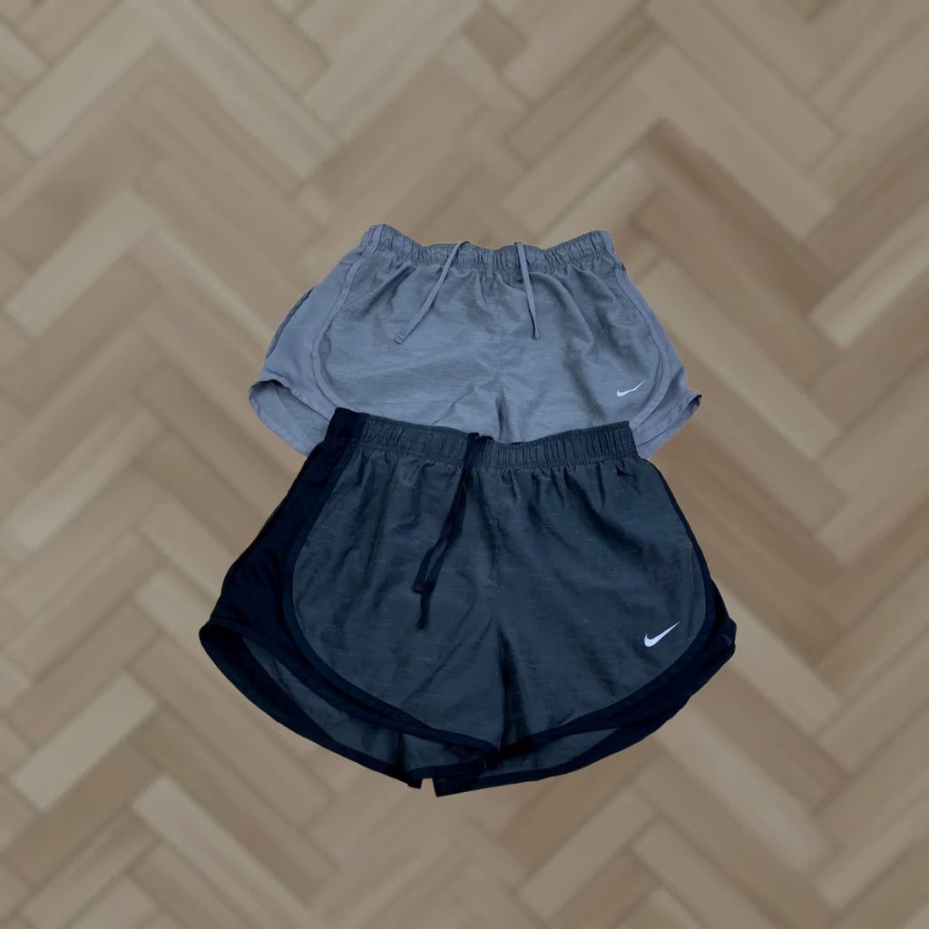 Nike Nike Running Shorts Women S/M Black Gray Activewear Gym Training 13222 Size 28" / US 6 / IT 42 - 1 Thumbnail