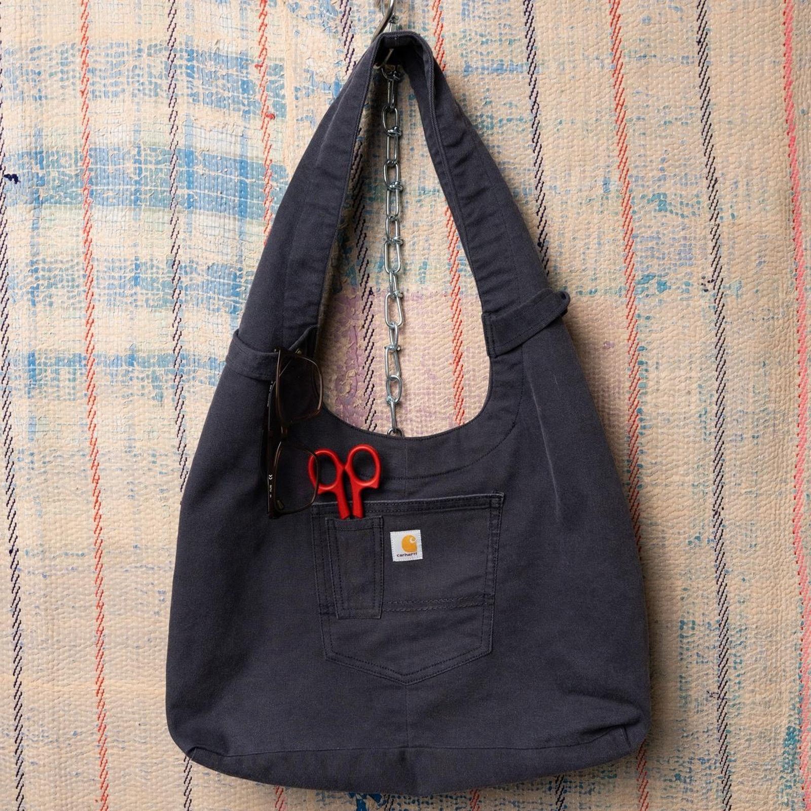 Carhartt Upcycled carhartt hobo bag | Upcycled shoulder bag Size ONE SIZE - 1 Thumbnail