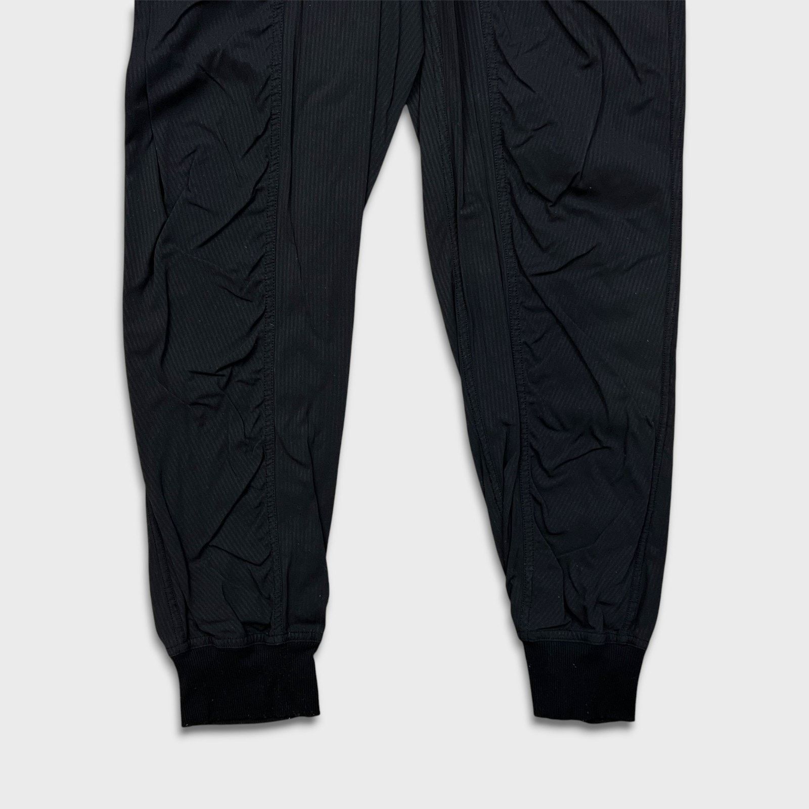 Lululemon Lululemon Dance Studio Jogger Mid Rise Taper Leg Pants Size 28" / US 6 / IT 42 - 3 Thumbnail