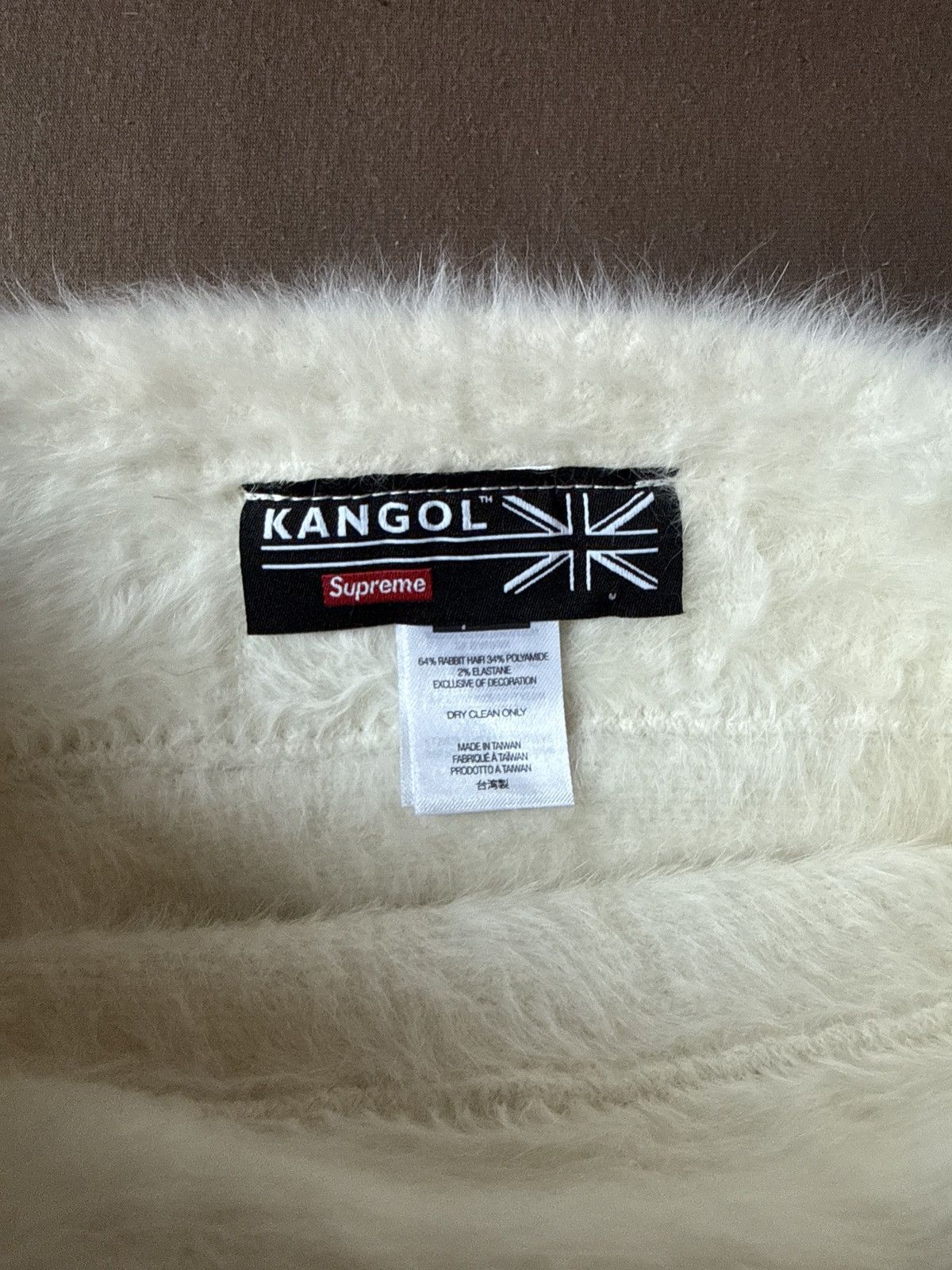 Kangol × Supreme FW25 Supreme x Kangol Furgora Script 2 Beanie "White" Size ONE SIZE - 3 Thumbnail