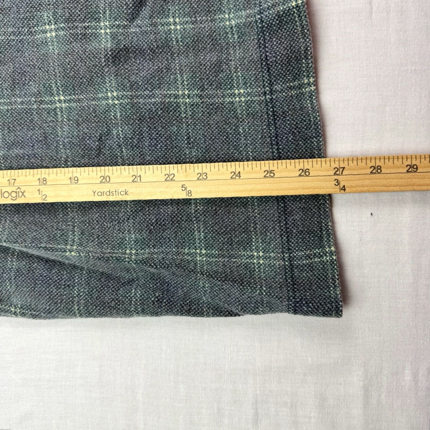Van Heusen VINTAGE Van Heusen Polo Shirt Men M Plaid Green 90s Casual Button-Up Long Sleeve Clothing Adults Mens Size US M / EU 48-50 / 2 - 7 Thumbnail