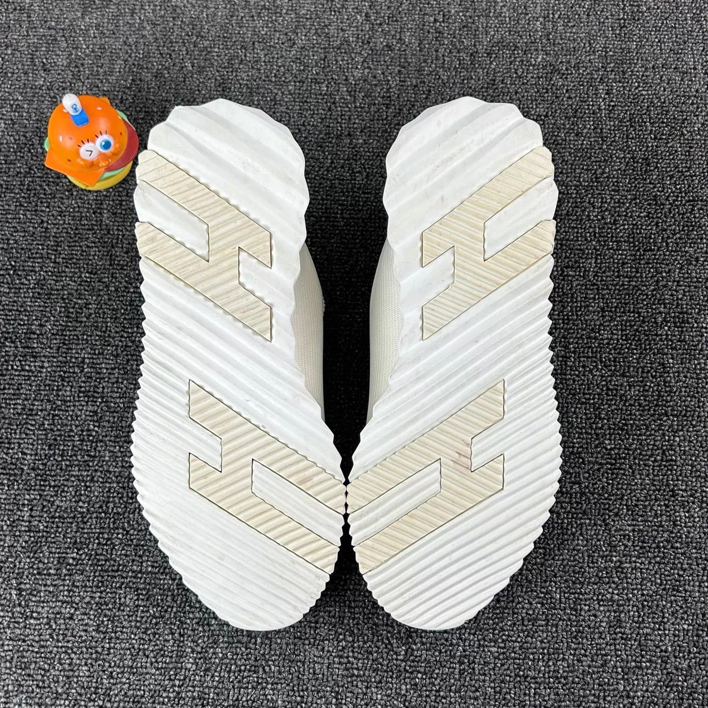 Hermes Hermes Color Blocked H Logo Sneakers size 37 HB6761 Size US 6.5 / IT 36.5 - 6 Thumbnail