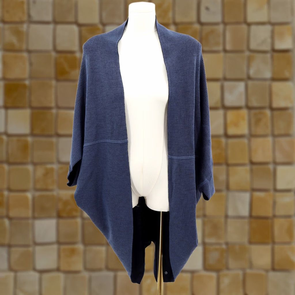 Lululemon Lululemon Exaltation Wrap Reversible Code Blue True Navy Merino Wool One Size Women Sweater Wrap Shirts? Size ONE SIZE - 1 Thumbnail