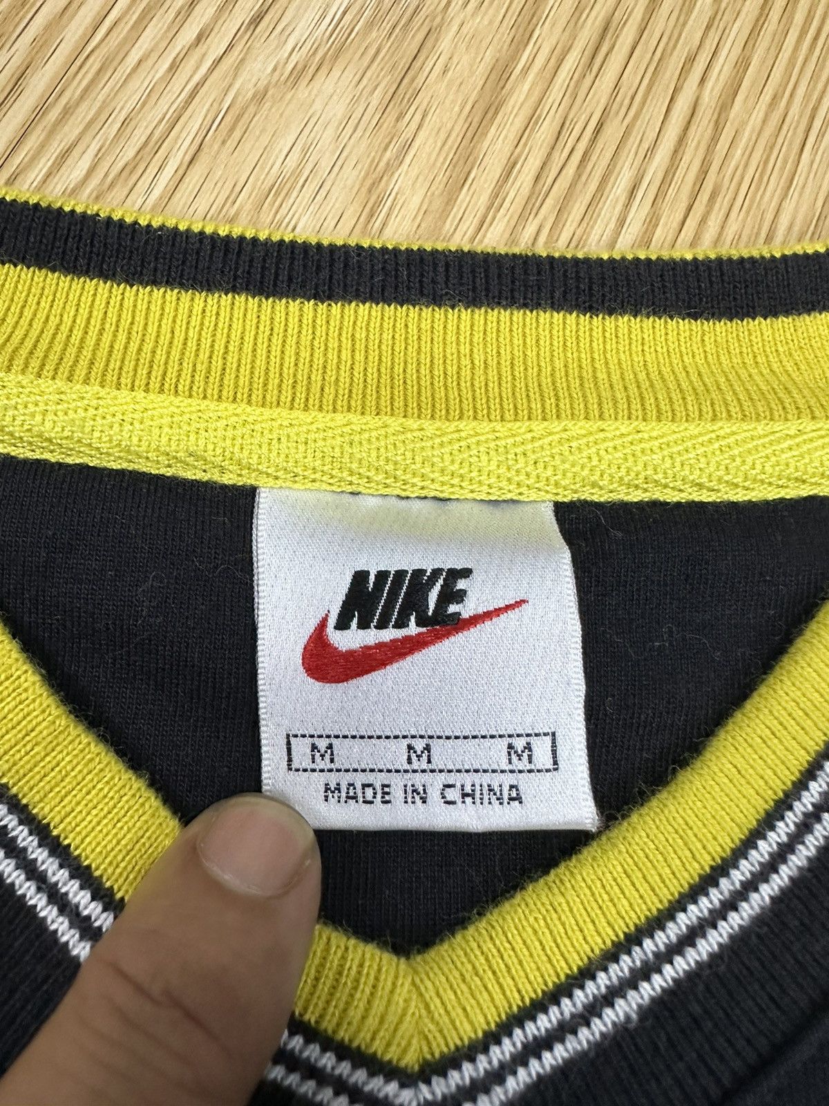 Nike Vintage Nike Swoosh 90s Embroidery Logo A667 Size US M / EU 48-50 / 2 - 7 Thumbnail