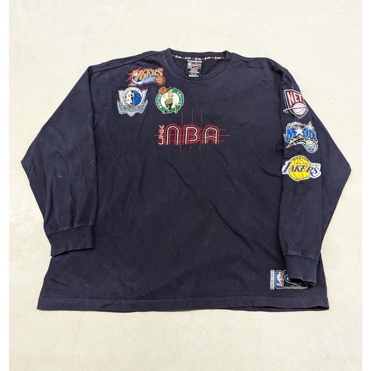 NBA NBA UNK Team Embroidered Patches Long Sleeve Shirt Size US XXL / EU 58 / 5 - 1 Thumbnail