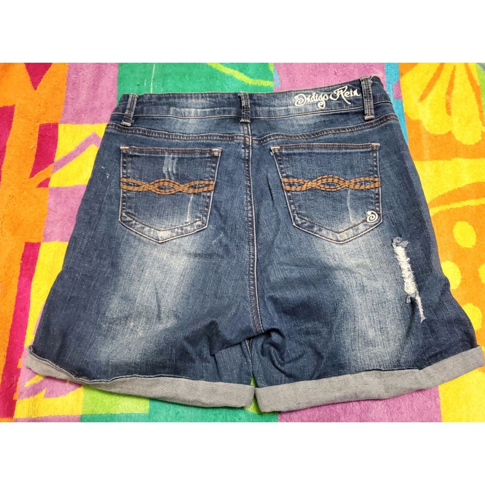 Denime VINTAGE Indigo Rein Juniors' High-Rise 5~ Button Fly Distressed Cuff Denim Shorts Size 9 Size 30" / US 8 / IT 44 - 2 Thumbnail