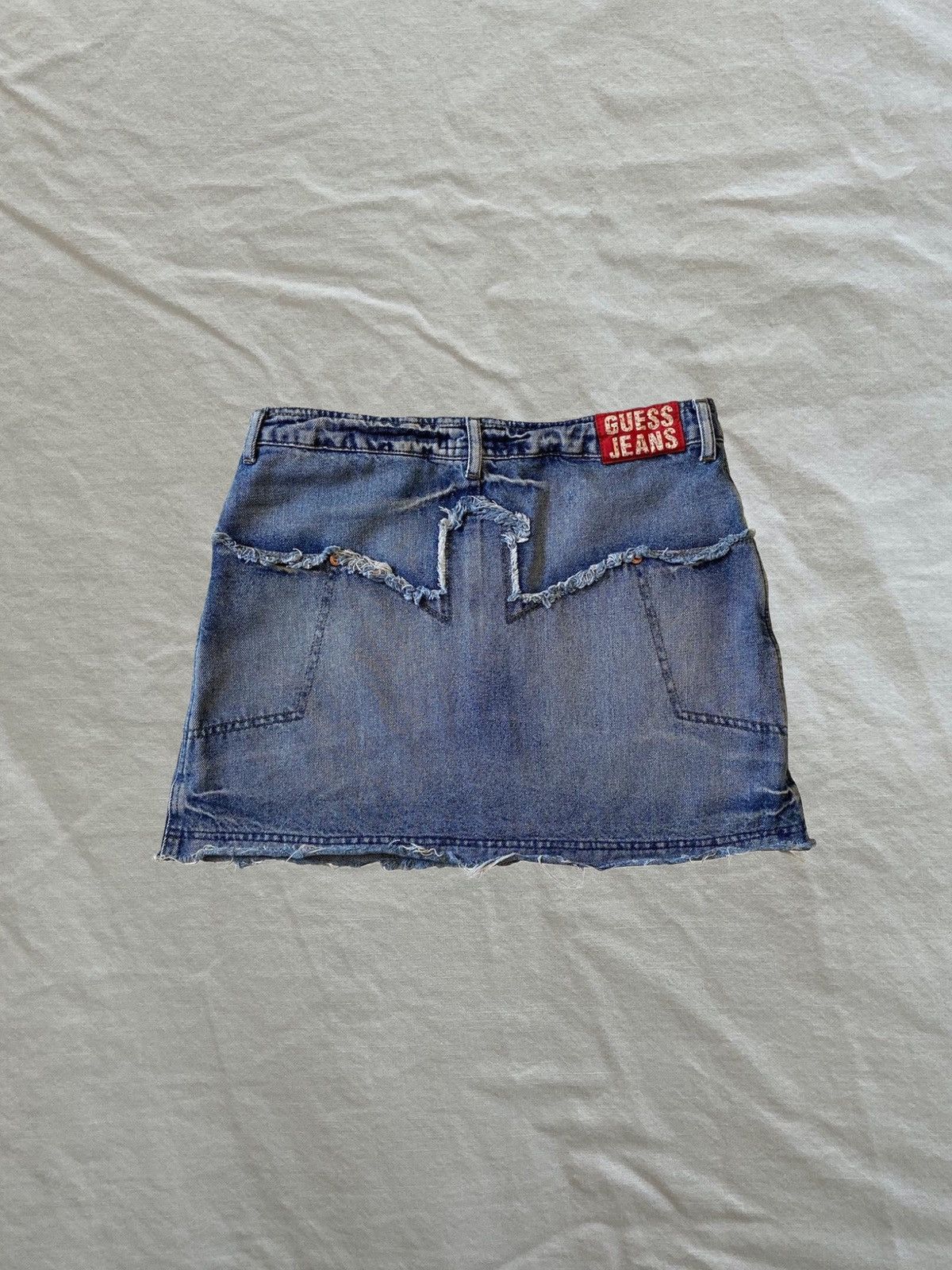 Guess GUESS JEANS y2k Distressed Raw Hem Denim Mini Skirt Size 27" / US 4 / IT 40 - 1 Thumbnail