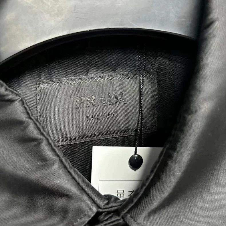 Prada Prada The latest black triangle long-sleeved shirt 2501-Ne Size US L / EU 52-54 / 3 - 3 Thumbnail