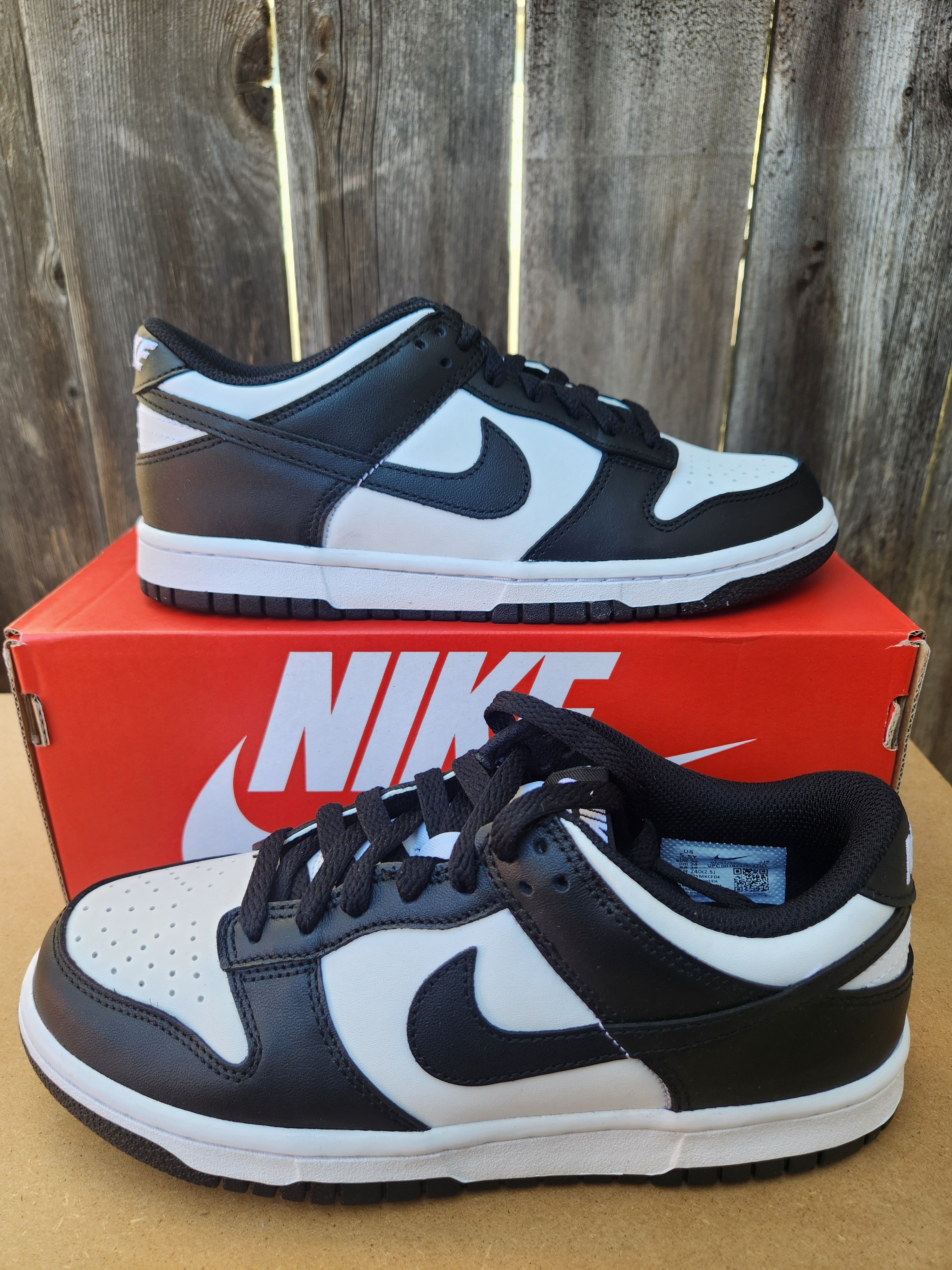 Size 5.5y/ Womens 7- Nike Dunk Low GS Black/White sale