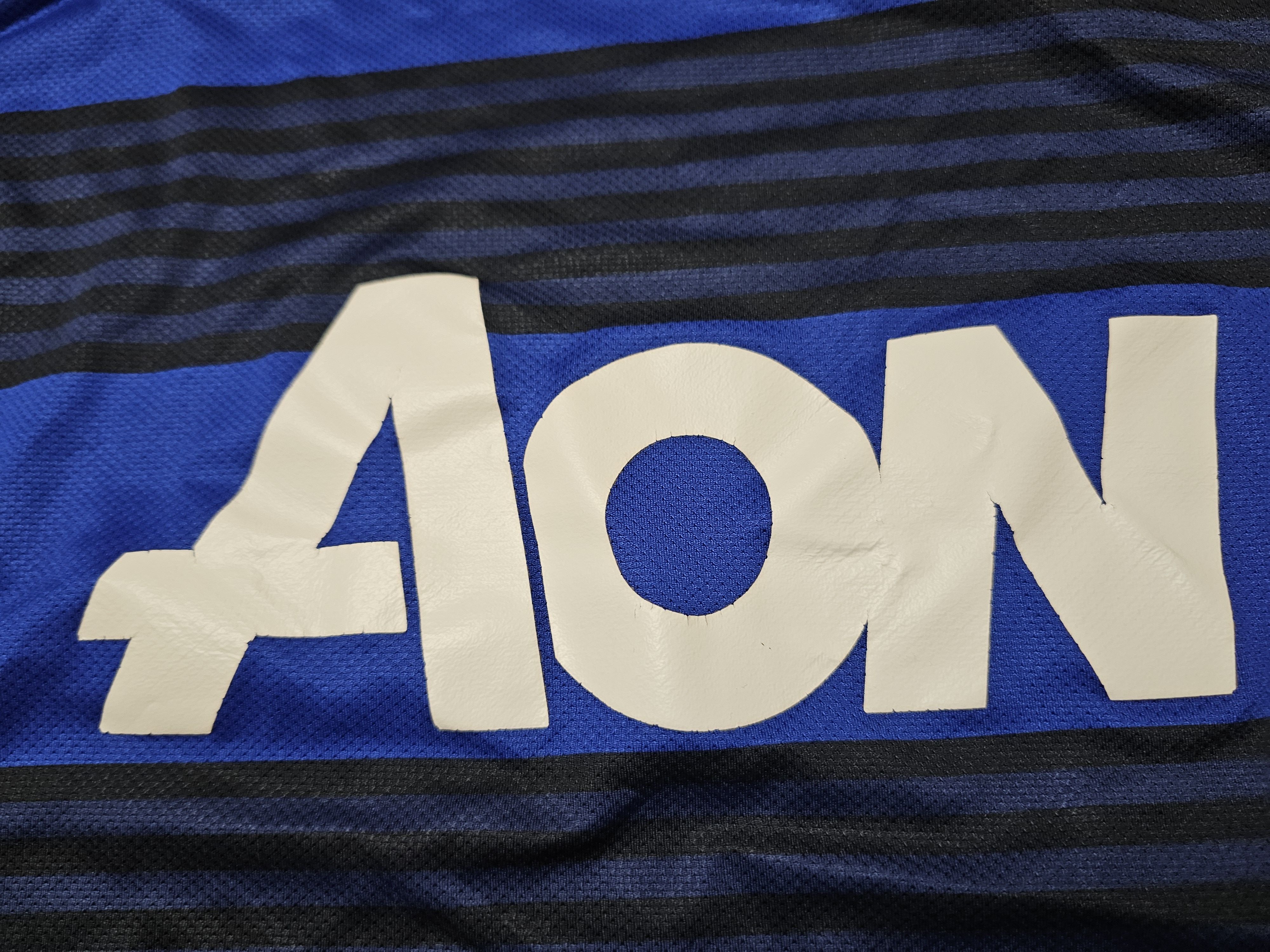 Nike MANCHESTER UNITED 2011 2012 AWAY FOOTBALL SOCCER JERSEY Size US M / EU 48-50 / 2 - 5 Thumbnail