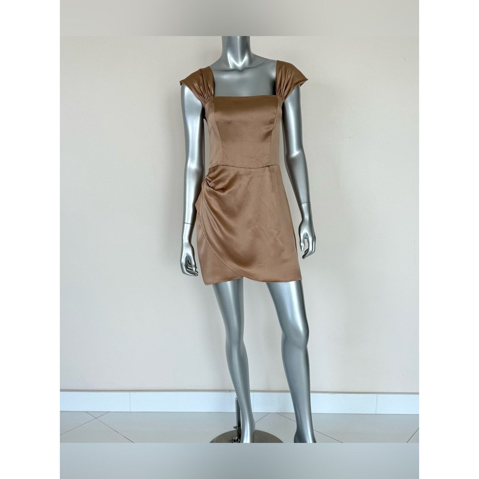 Reformation NEW!!! Reformation mini gold silk dress size 6 US Size M / US 6-8 / IT 42-44 - 2 Thumbnail