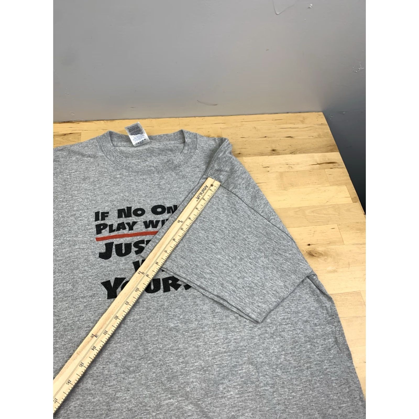 Delta VINTAGE Delta Just Play With Yourself Shirt Mens XL Gray T-Shirt Funny Humor Y2K 11682 Size US XL / EU 56 / 4 - 6 Thumbnail