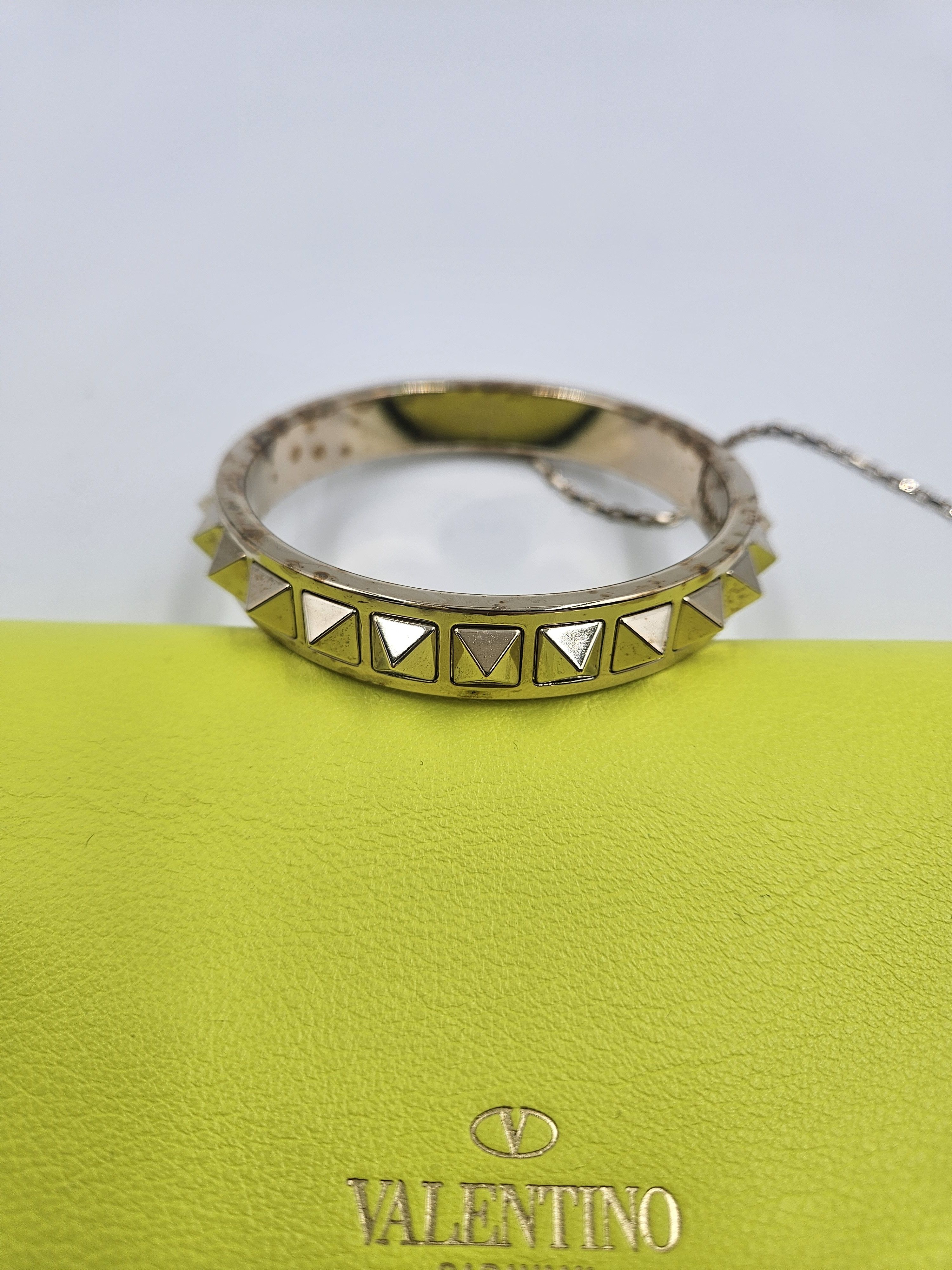 Valentino Valentino Garavani Neon Yellow Rockstud Bracelet Clutch Size ONE SIZE - 6 Thumbnail