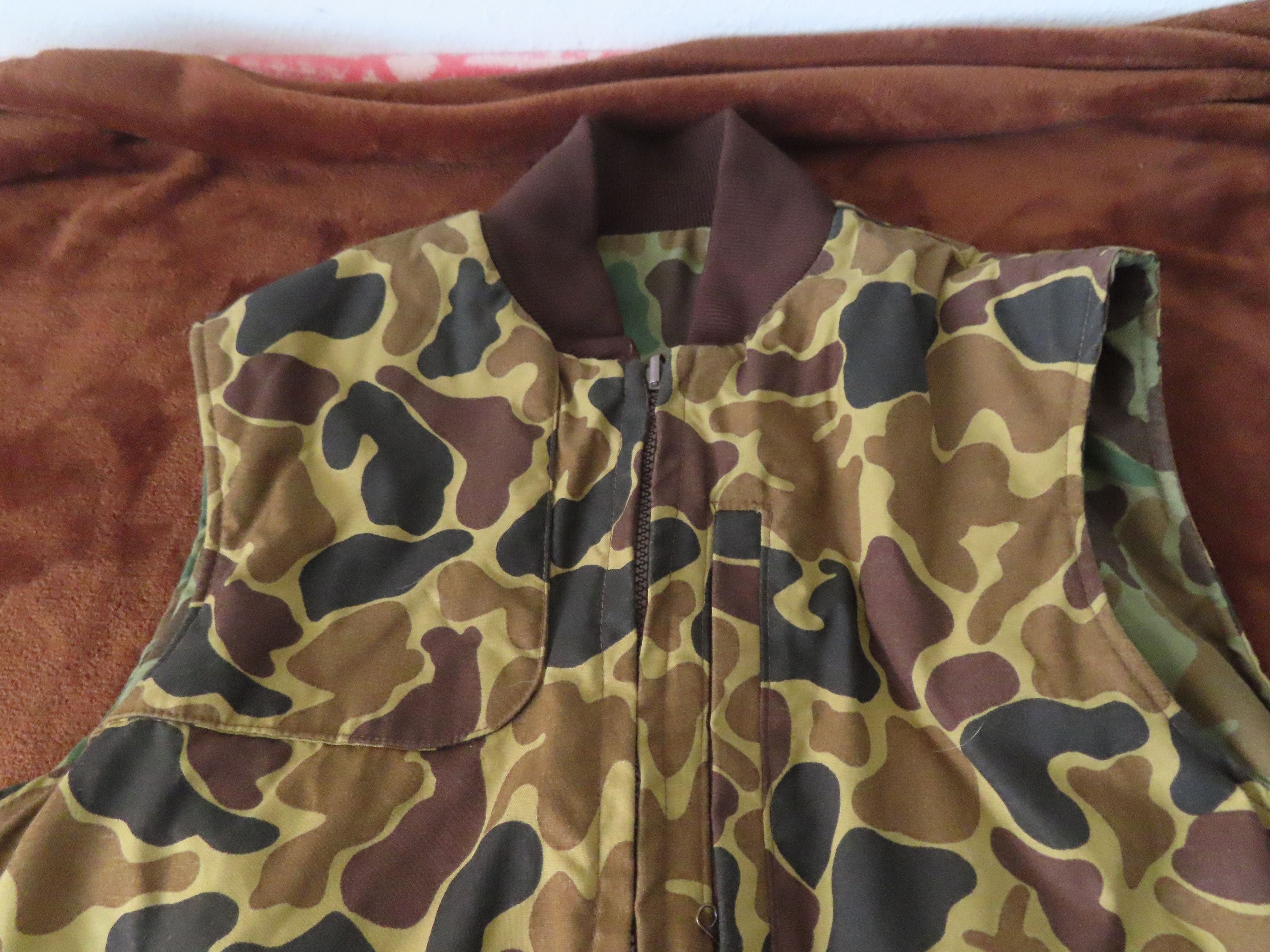 Vintage Woolrich Goretex tan Camo Jacket W/ reverse Vest