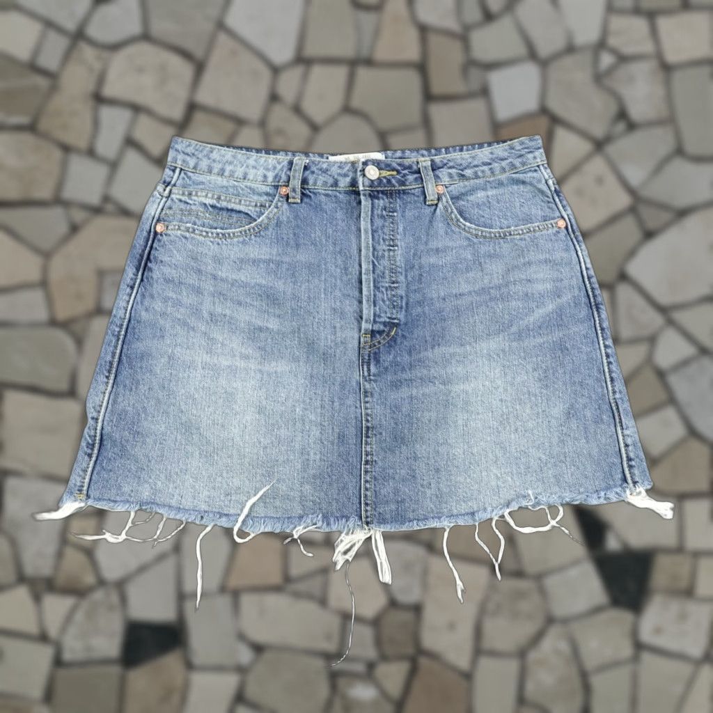 Free People VINTAGE Free People Womens Skirt Short Denim Blue Fringe 31 Bohemian Festival Casual Size 24" / US 00 / IT 34 - 1 Thumbnail