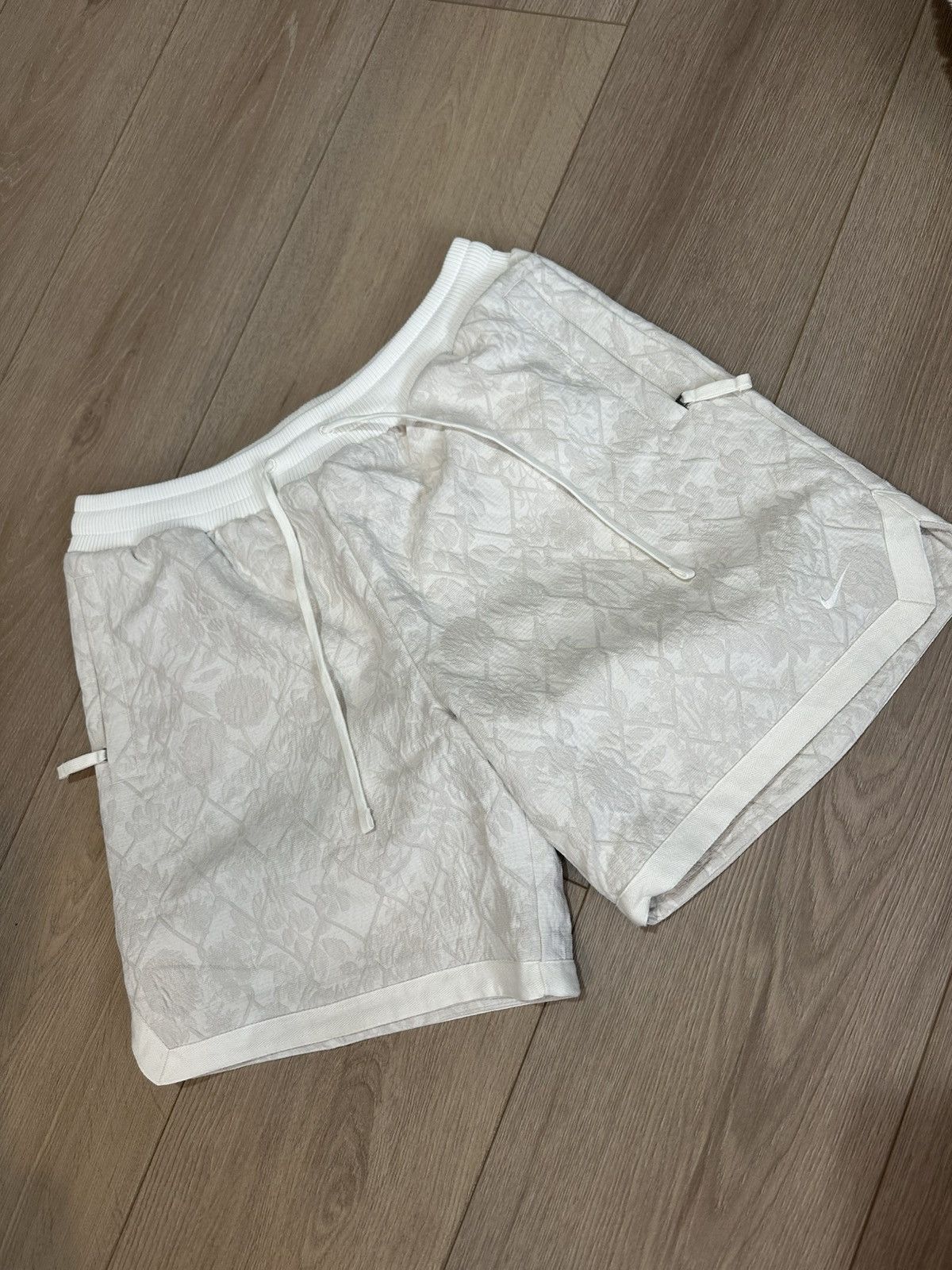 Nike Nike Luxury Basketball Shorts Size US 36 / EU 52 - 1 Thumbnail
