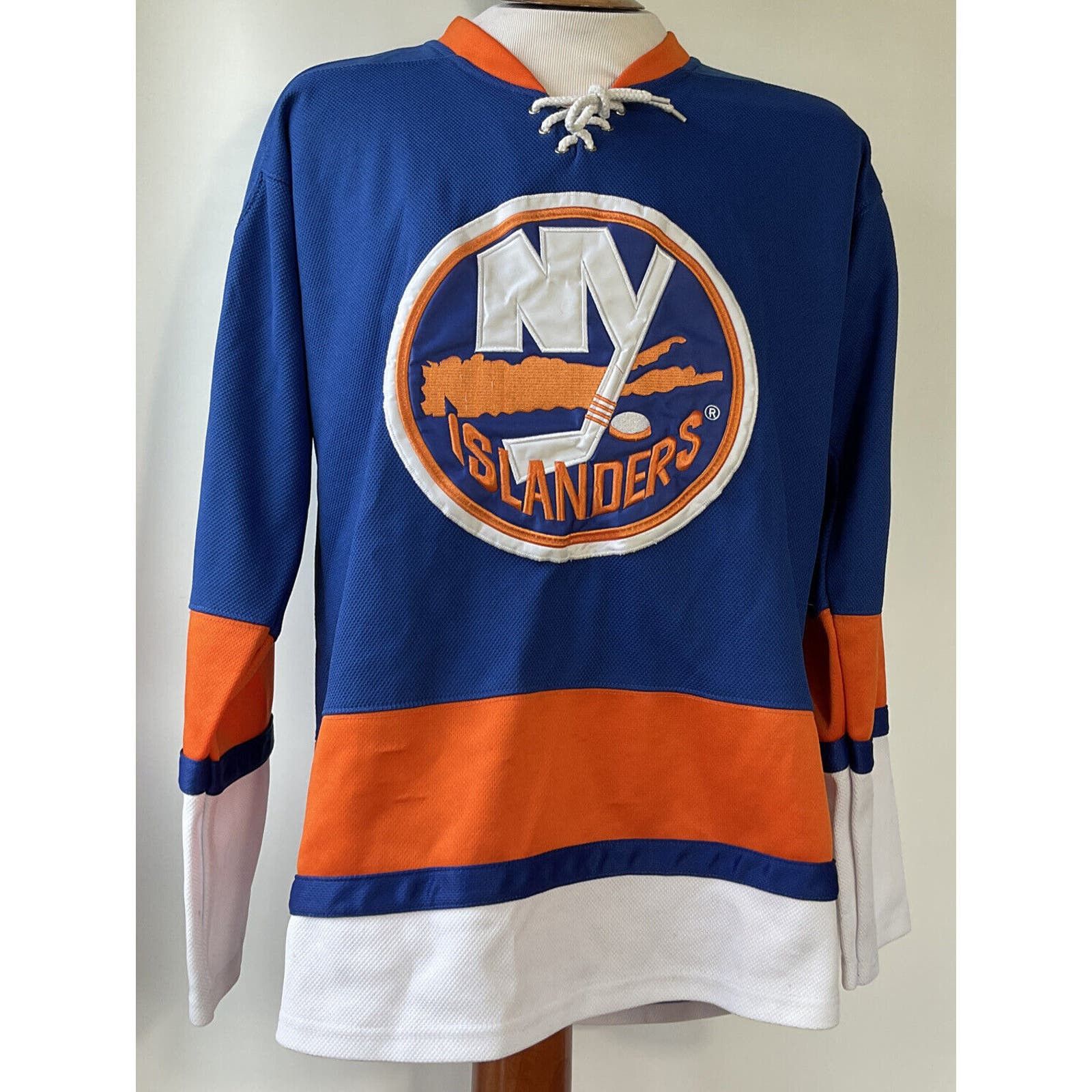 image of Reebok New York Islanders Andrew Ladd 16 Stitched Jersey in Blue, Men's (Size Medium)