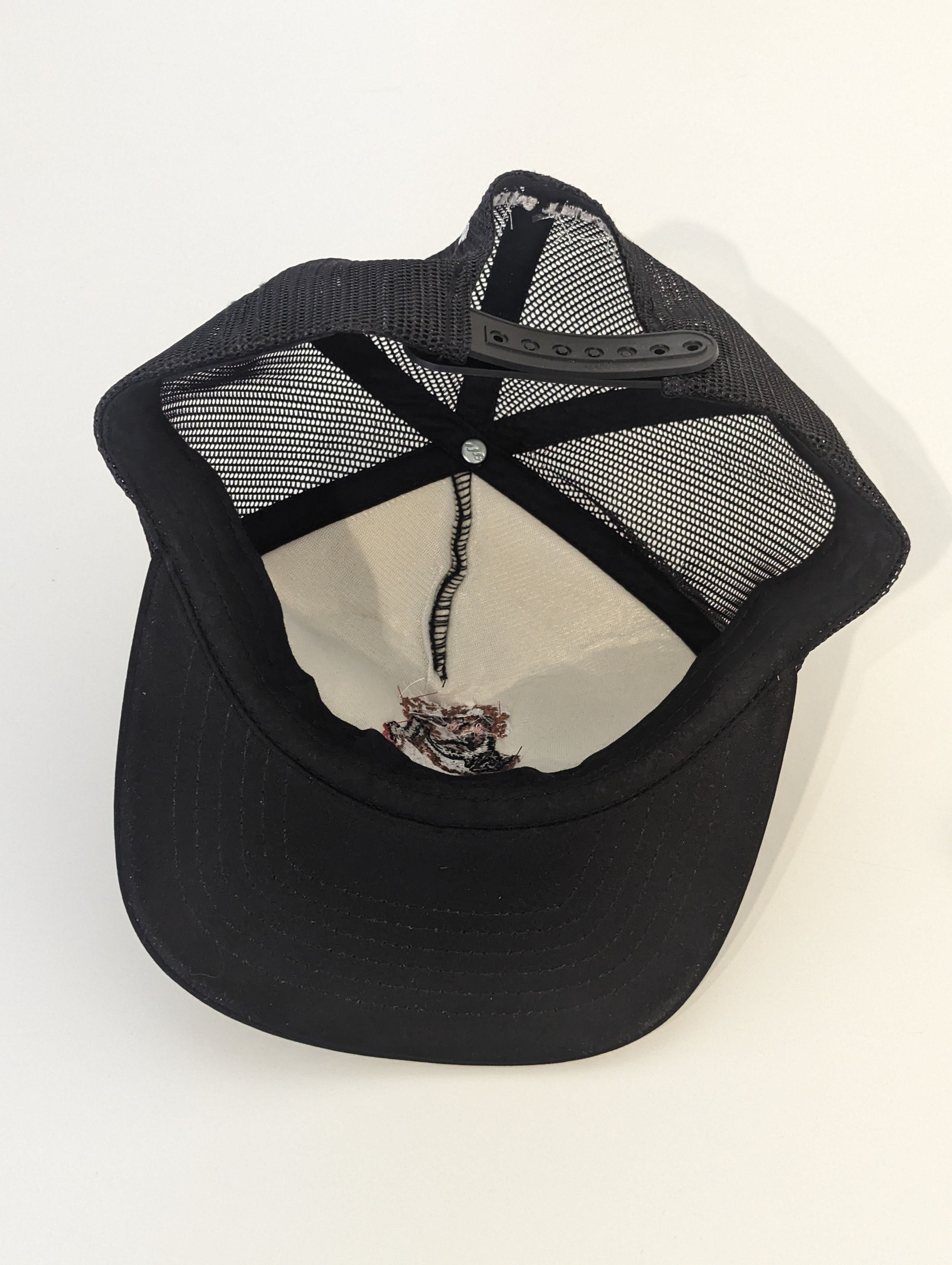 DENIM TEARS × No Vacancy Inn Denim Tears x No Vacancy Inn "Southern Man" Trucker Hat Size ONE SIZE - 9 Thumbnail