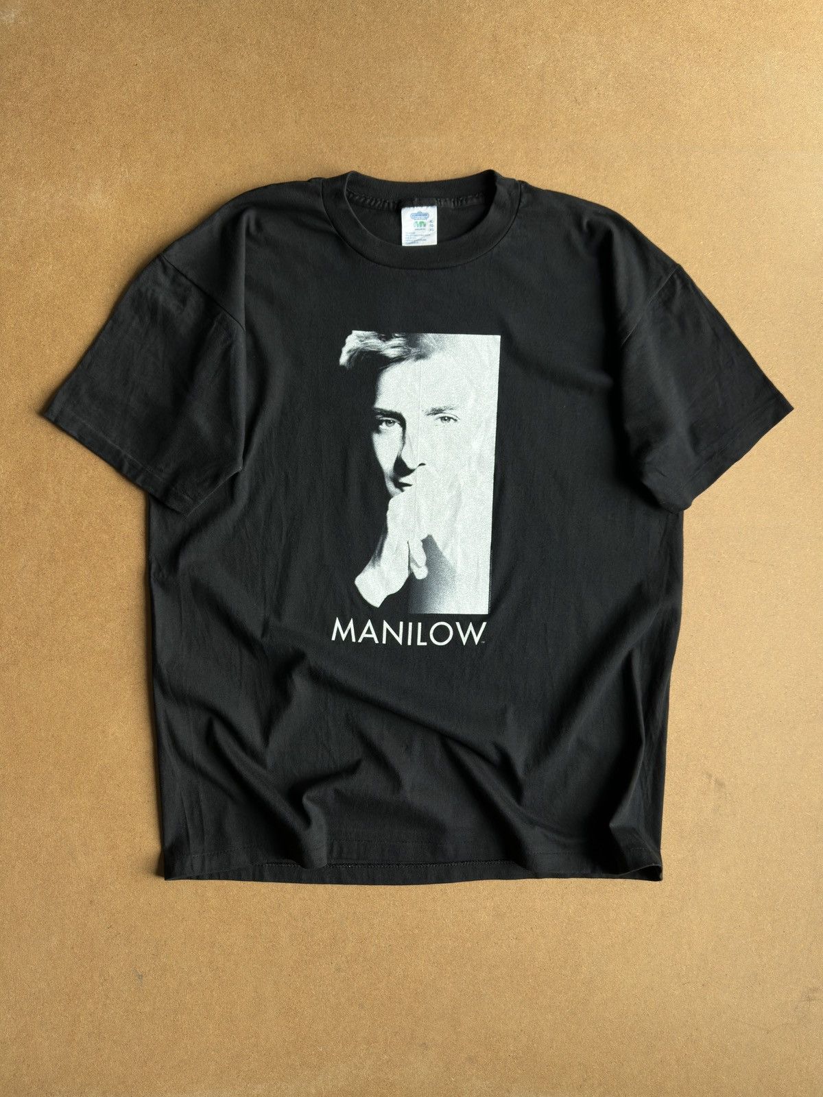 Band Tees Vintage 1997 Barry Manilow Winterland Single Stitch Tour Tee Size US XL / EU 56 / 4 - 1 Thumbnail