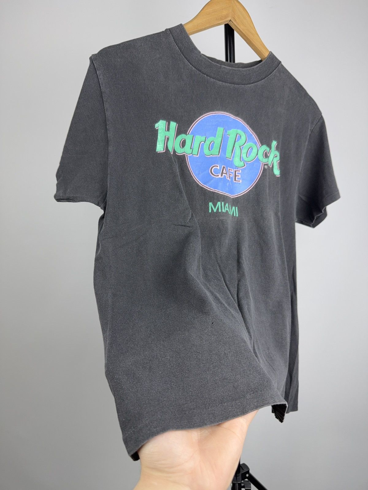Hard Rock Cafe 90s Retro Hard Rock Cafe Miami Faded T-Shirt Vintage USA Tee Size US M / EU 48-50 / 2 - 6 Thumbnail