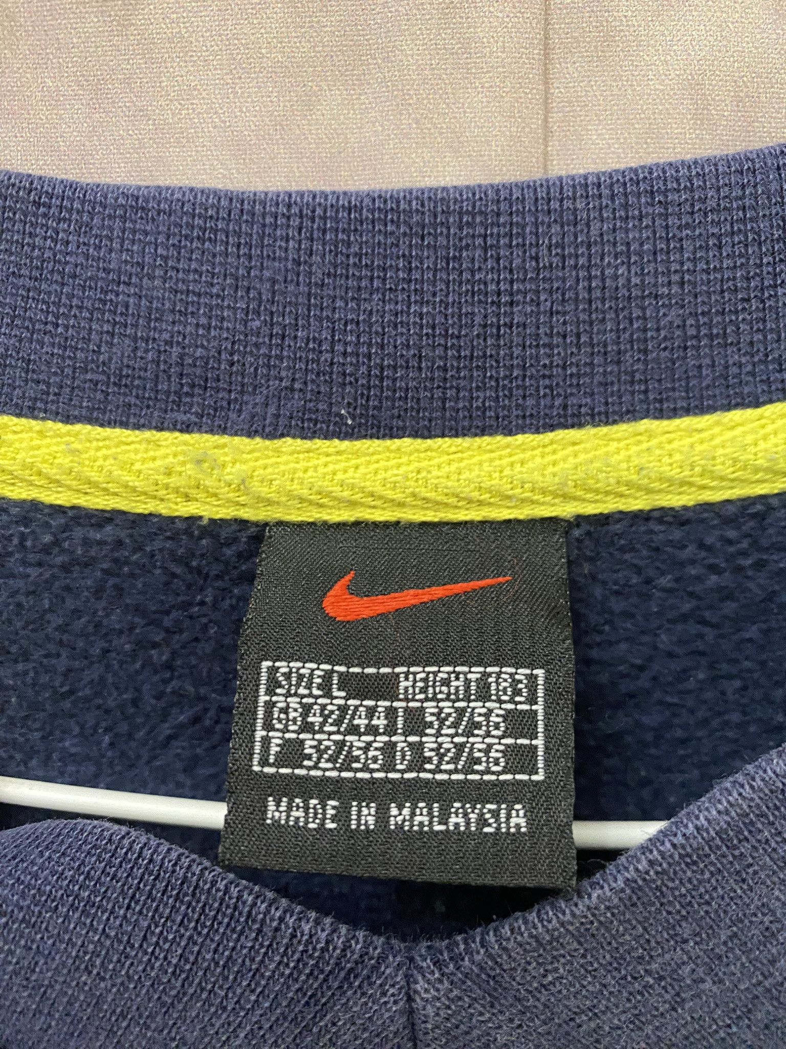 Nike × Vintage Nike Sweatshirt Vintage Center Logo Size US M / EU 48-50 / 2 - 4 Thumbnail