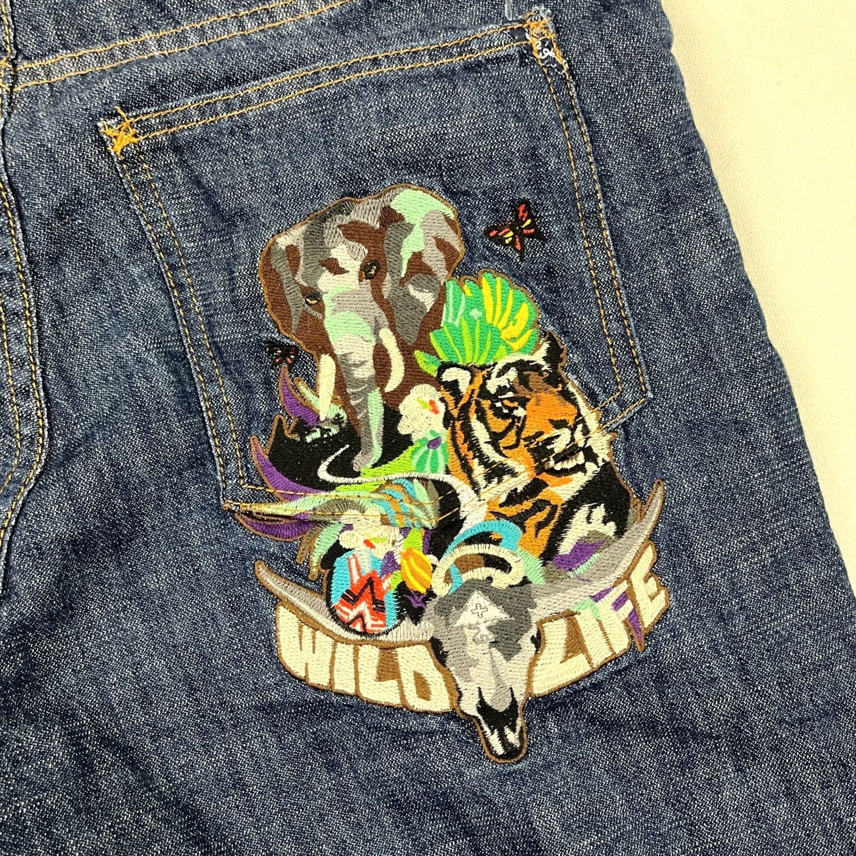Vintage VINTAGE LRG Jeans 34x31 Blue Wildlife Animal Embroidered 90s Skate Mens Relaxed Straight Denim Pants Size US 34 / EU 50 - 2 Thumbnail