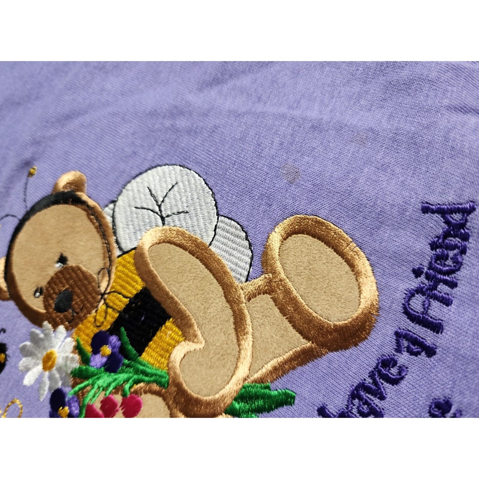 Vintage VINTAGE MC Energy Unisex Adults T-Shirt Short Sleeve Purple The Best Way To Bee A Friend Embroidered 90s Animal Theme Men’s Size L / US 10 / IT 46 - 4 Thumbnail