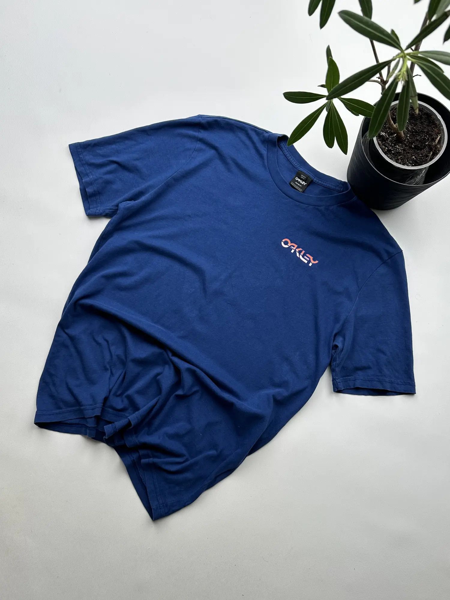 Oakley Oakley Vintage T-Shirt (195) Size US S / EU 44-46 / 1 - 1 Thumbnail