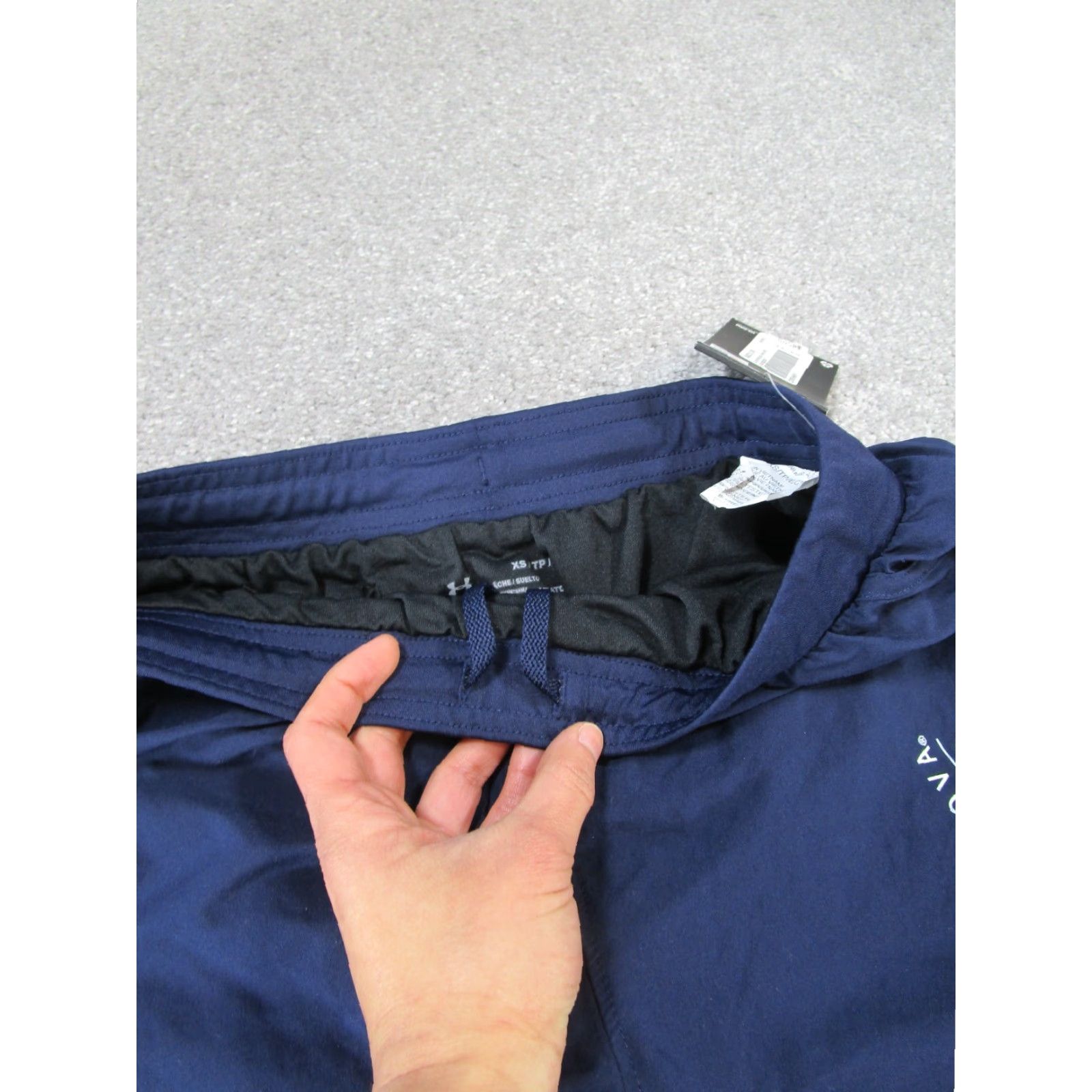 Under Armour Under Armour Shorts Womens XS Heatgear Navy Blue Villanova Wildcats NEW Size 26" / US 2 / IT 38 - 2 Thumbnail